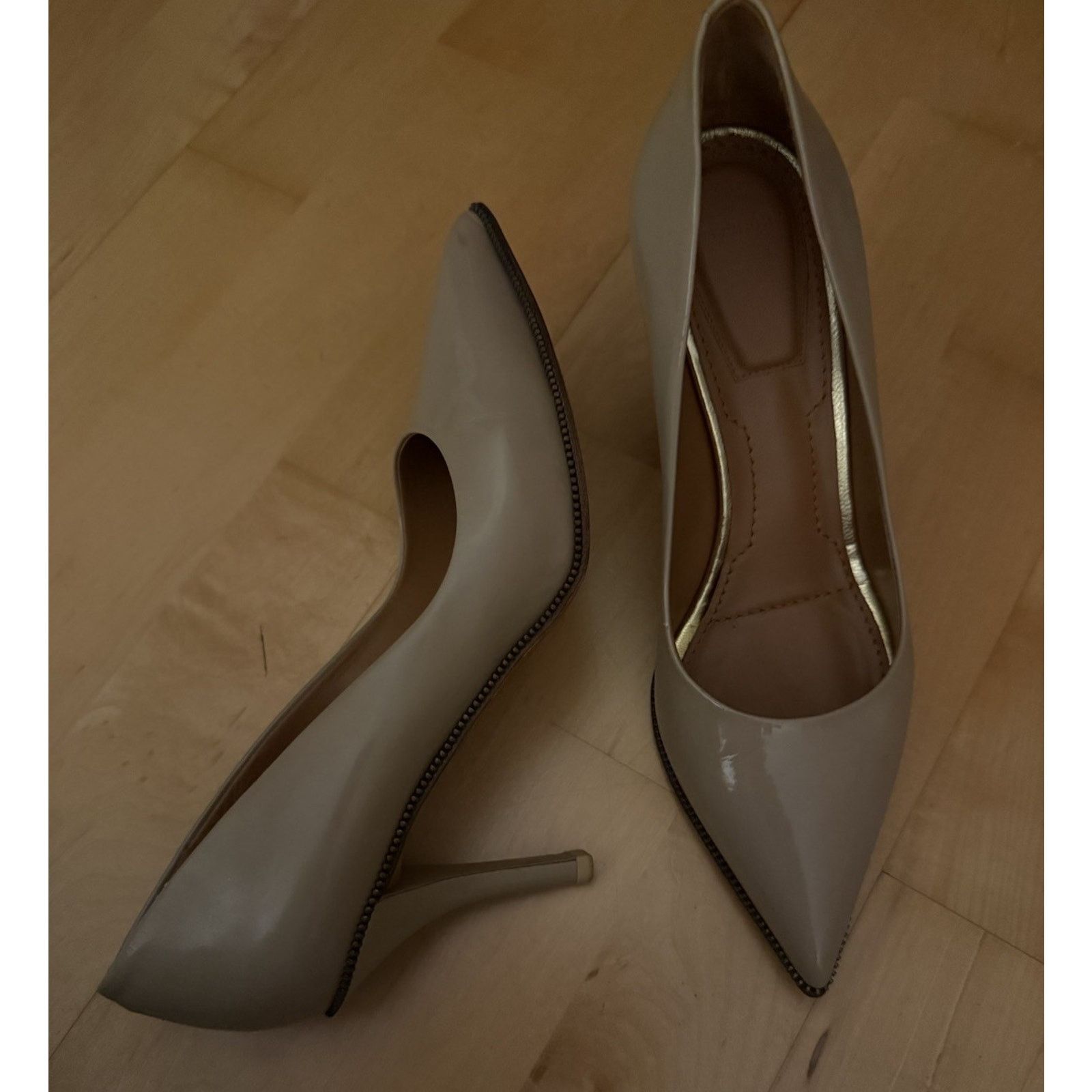 Givenchy Givenchy Zipper Pumps Beige Patent Leather Pointed Toe Heels Size US 7 / IT 37 - 3 Thumbnail