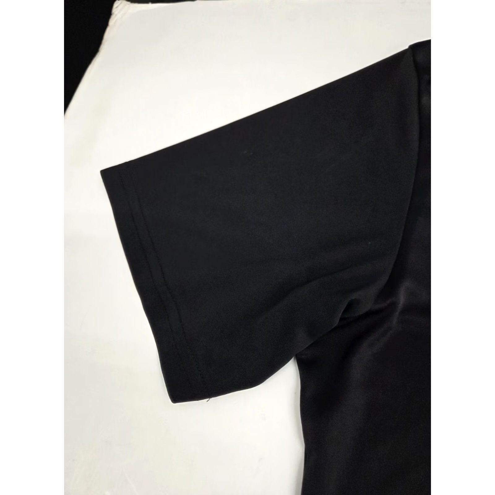 Under Armour Under Armour Mens Short Sleeve V Neck Loose HeatGear Black Shirt XL Size US XL / EU 56 / 4 - 6 Thumbnail