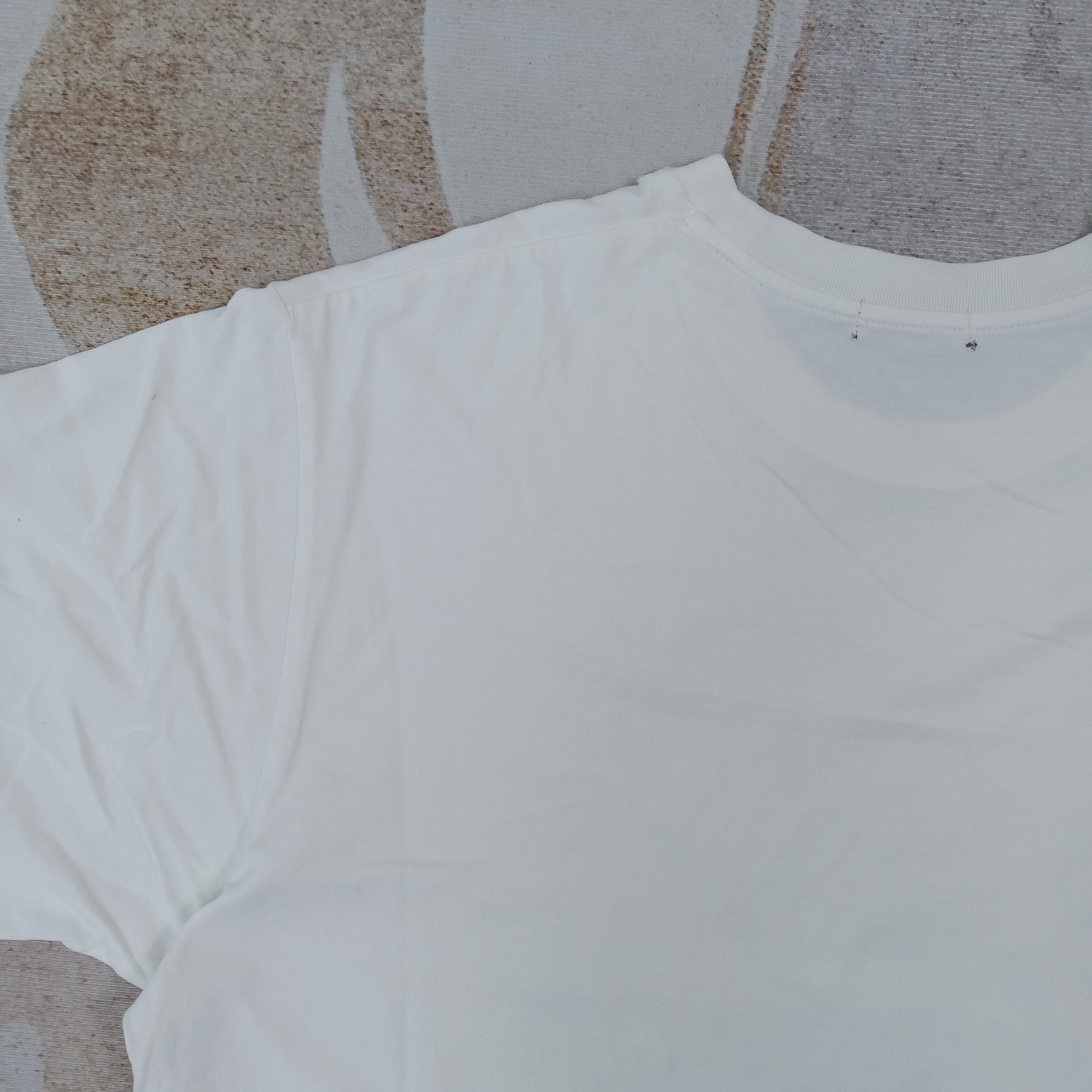 Barbara Kruger Barbara Kruger Japanese Streetwear Tshirt C267N17 Size US XL / EU 56 / 4 - 8 Thumbnail