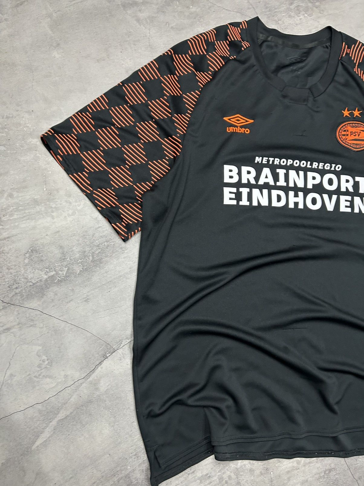 Vintage Umbro PSV Eindhoven Away Jersey Size US XL / EU 56 / 4 - 2 Thumbnail