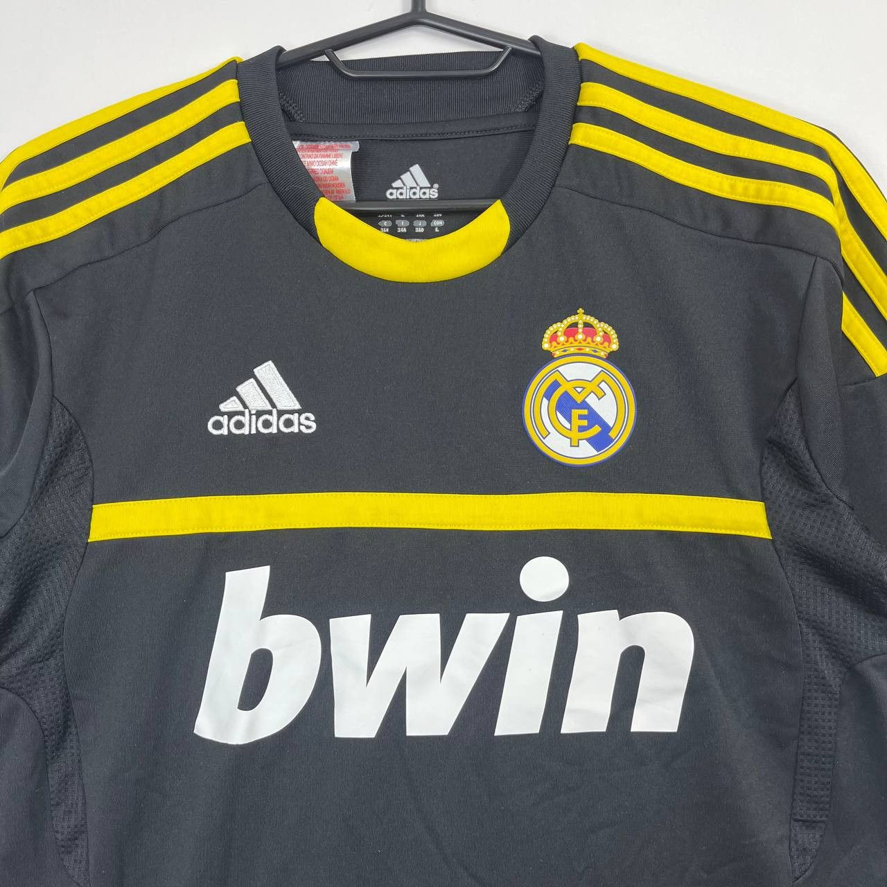 Adidas Real Madrid 2011 2012 Away Shirt Football Jersey Adidas S Size US S / EU 44-46 / 1 - 2 Thumbnail