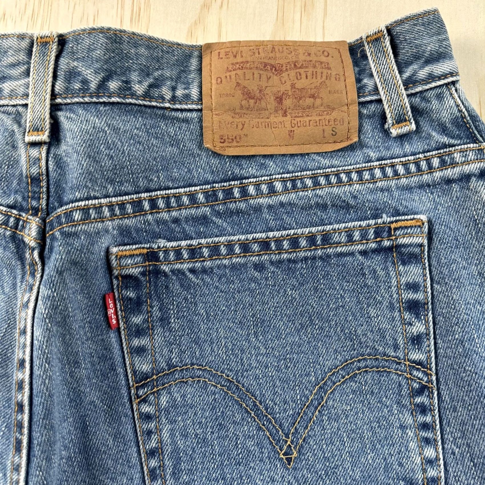 Levi's Levi's 550 Jeans Mens 33x27 Blue Medium Wash Denim Relaxed Tapered Leg Pants Size US 33 - 4 Thumbnail