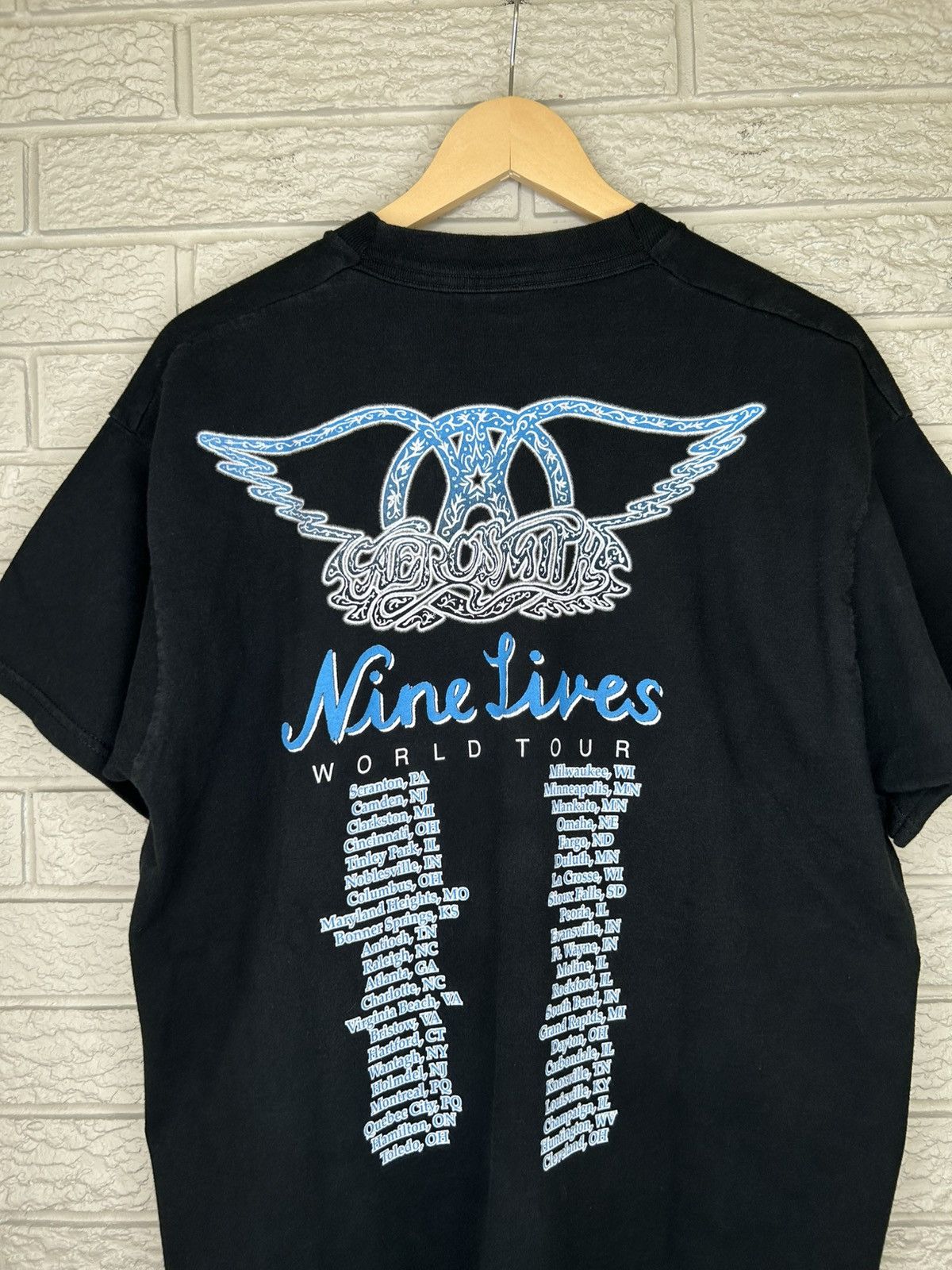 Vintage Vintage 1997 Aerosmith Nine Lives Tour T Shirt Size US XL / EU 56 / 4 - 8 Thumbnail