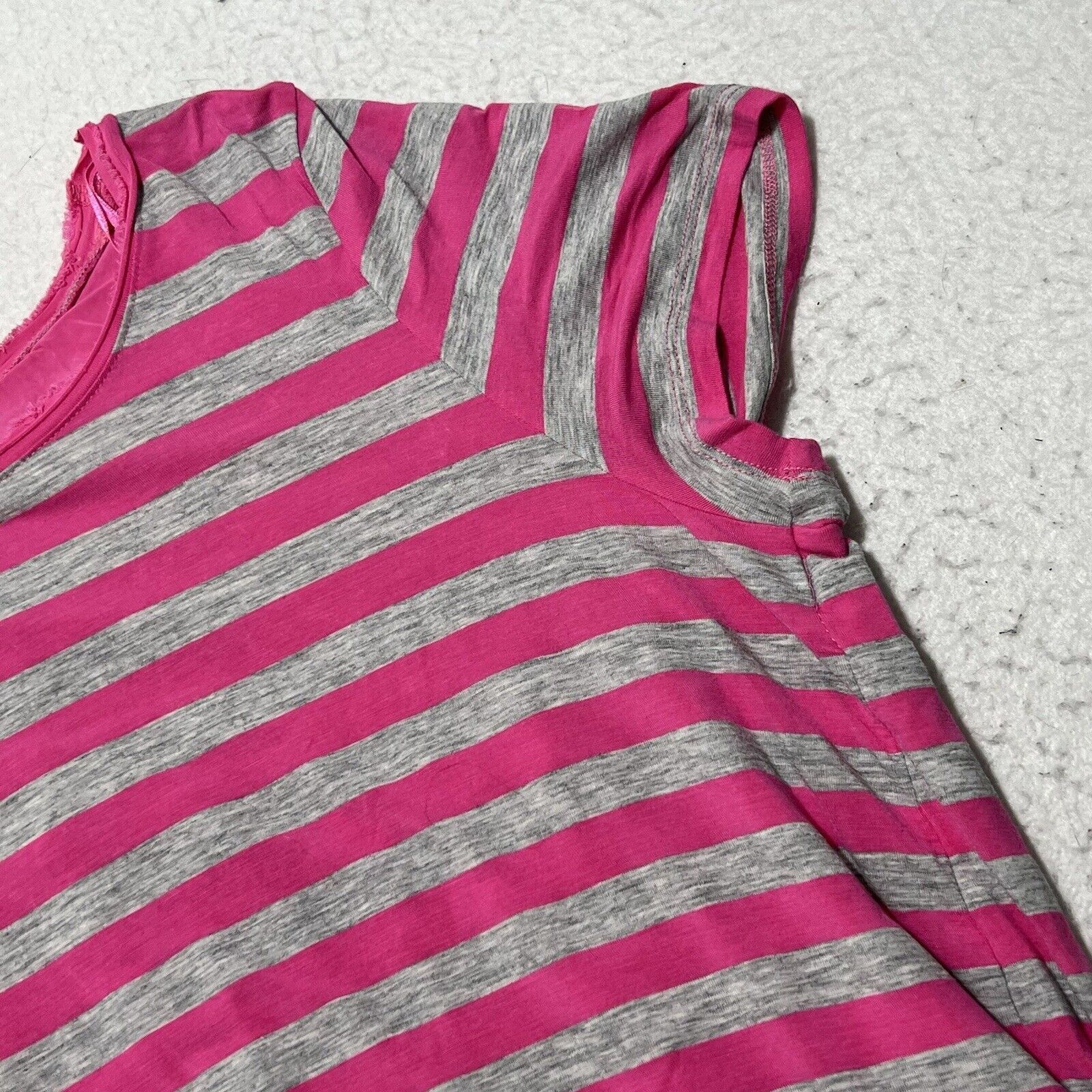 Vince Camuto Vince Camuto Medium Splitback Pink Striped T Shirt Crewneck Size M / US 6-8 / IT 42-44 - 5 Thumbnail