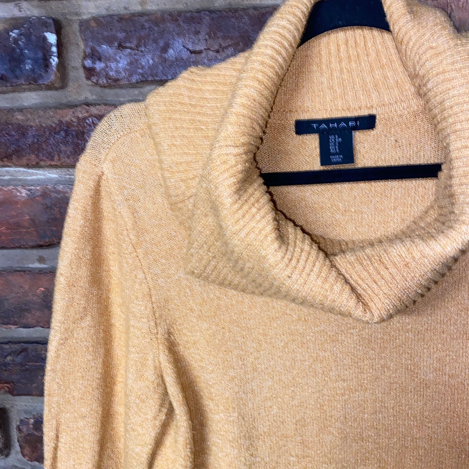 Other Tahari Yellow Thick Knit Turtleneck Pullover Sweater Small Size S / US 4 / IT 40 - 2 Thumbnail
