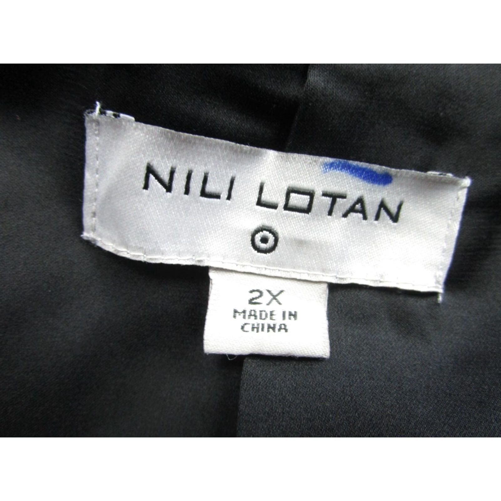 Nili Lotan VINTAGE? No. NILI LOTAN Blazer Jacket Women's 2X Black Pinstripe Single-Breasted One-Button Lined Stretch Regular Fit Coat Size XXL / US 16-18 / IT 52-54 - 5 Thumbnail
