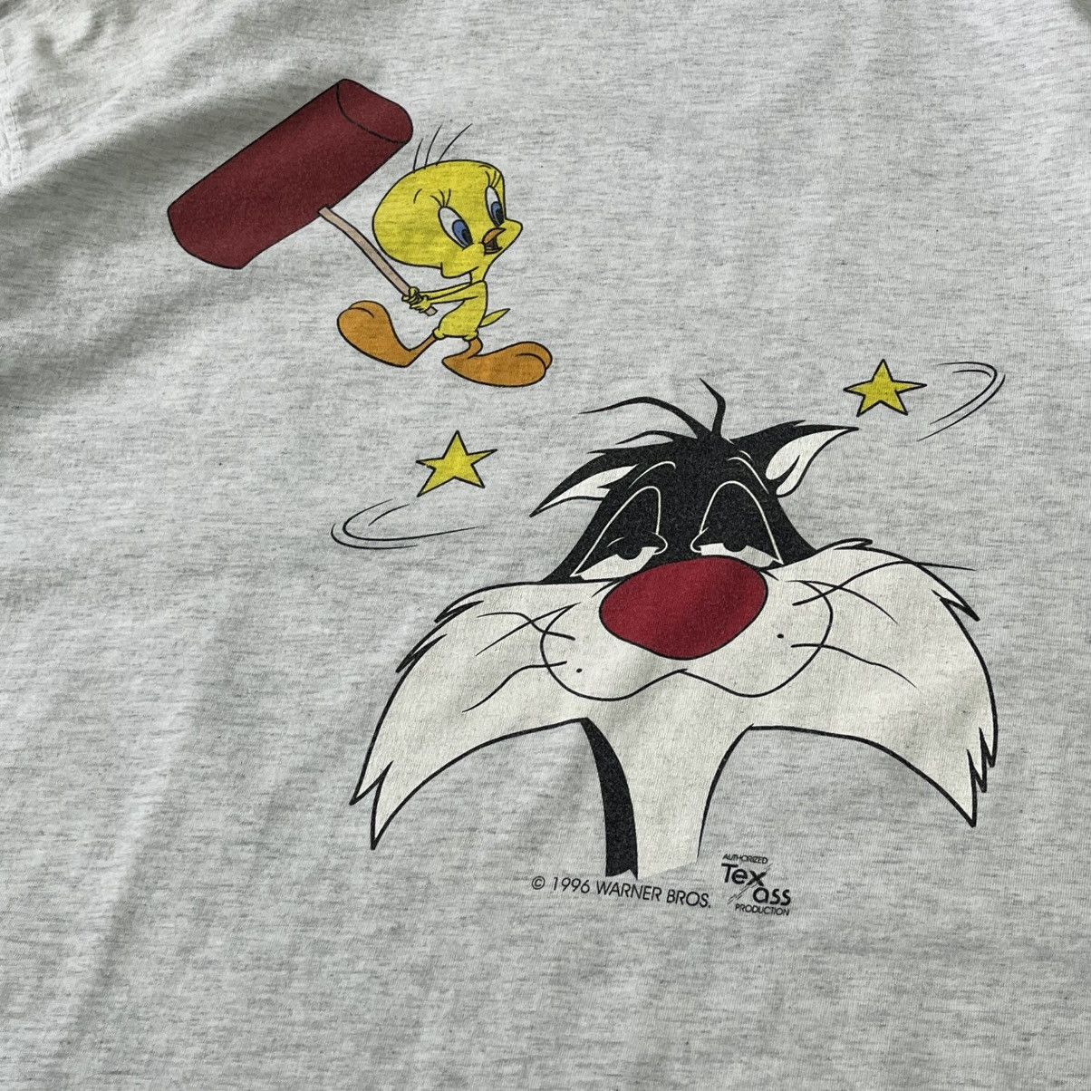 Vintage Vintage 1996 Tweety Bird Sylevester Looney T-Shirt Size US L / EU 52-54 / 3 - 16 Thumbnail