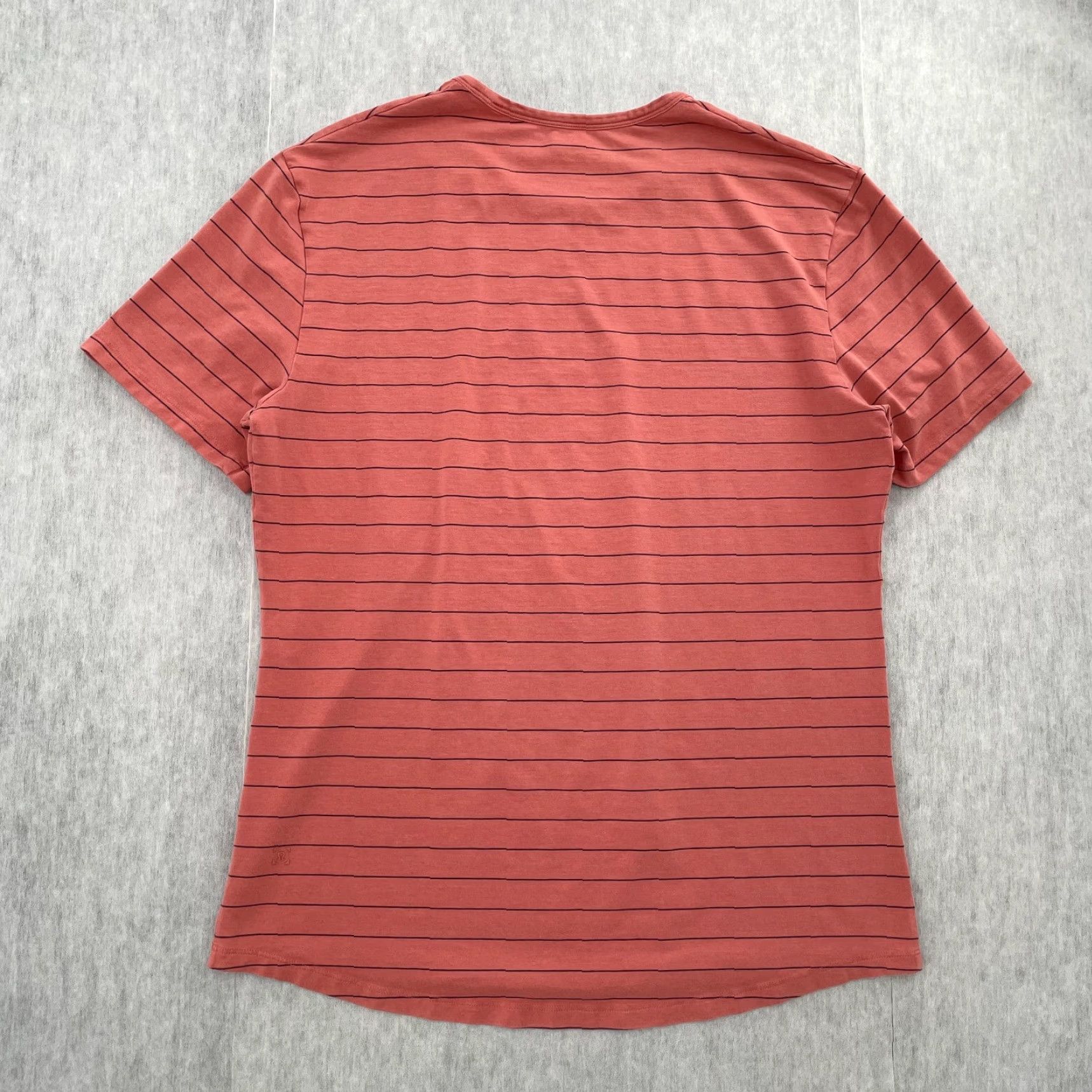 Lululemon VINTAGE Lululemon Shirt Men Large Activewear Short Sleeve Crew Neck Logo Pink 90s Athleisure Size US L / EU 52-54 / 3 - 2 Thumbnail