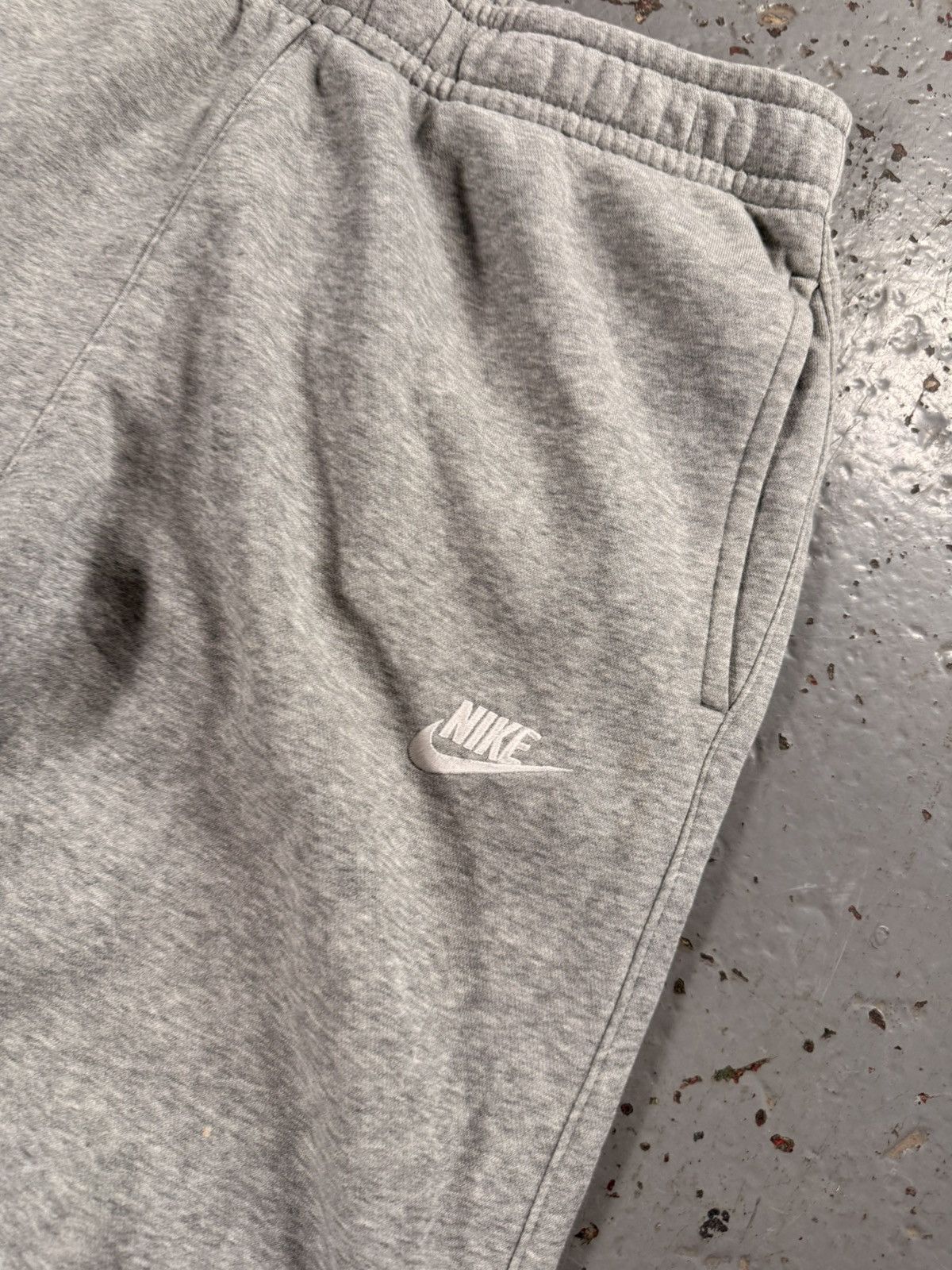 Nike Classic Nike Grey Sweatpants Size US 30 / EU 46 - 2 Thumbnail