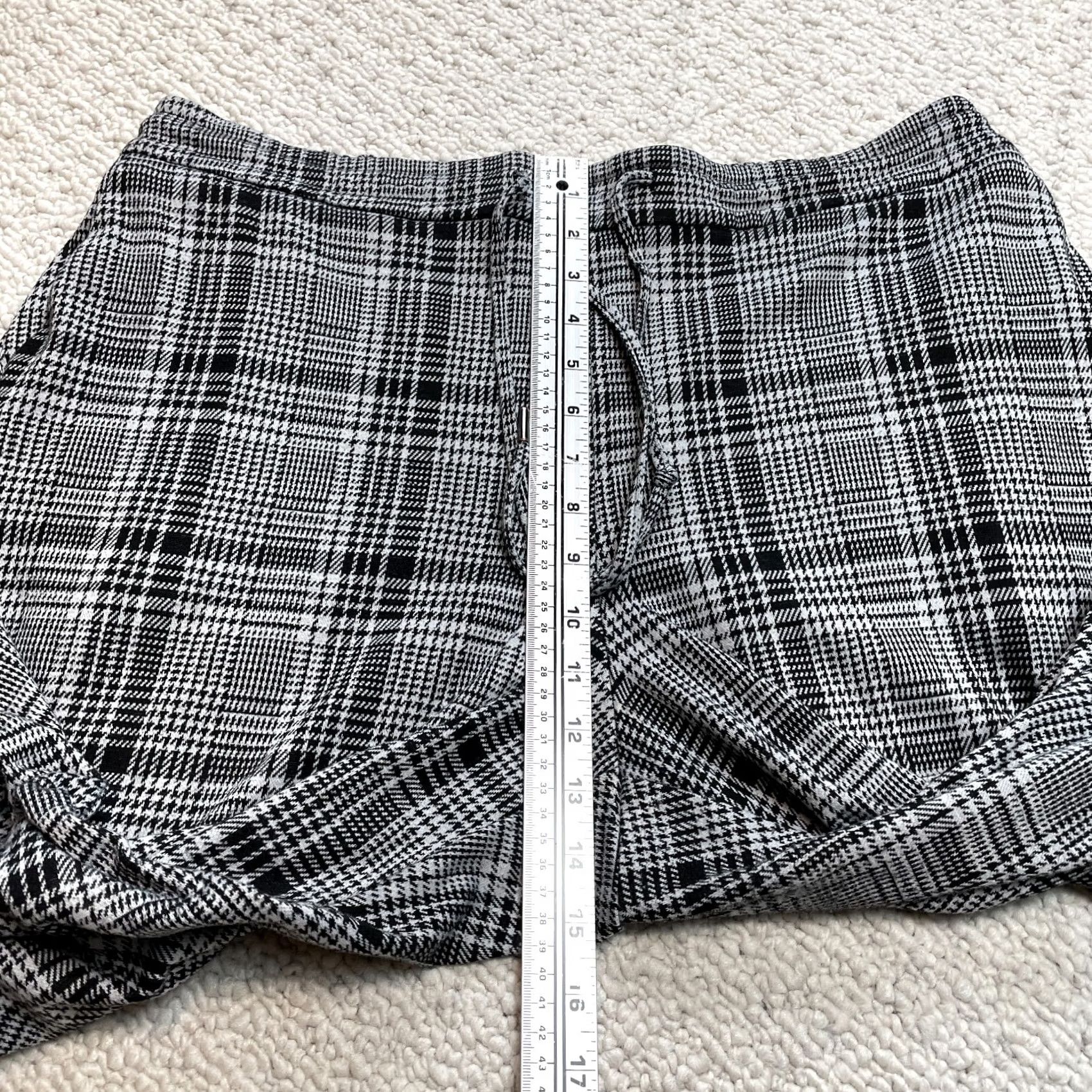 Vintage Ava & Viv Ankle Pants Womens 1X Gray Plaid Soft Stretch Pockets Drawstring 36x25 Size 40" / US 18 - 4 Thumbnail