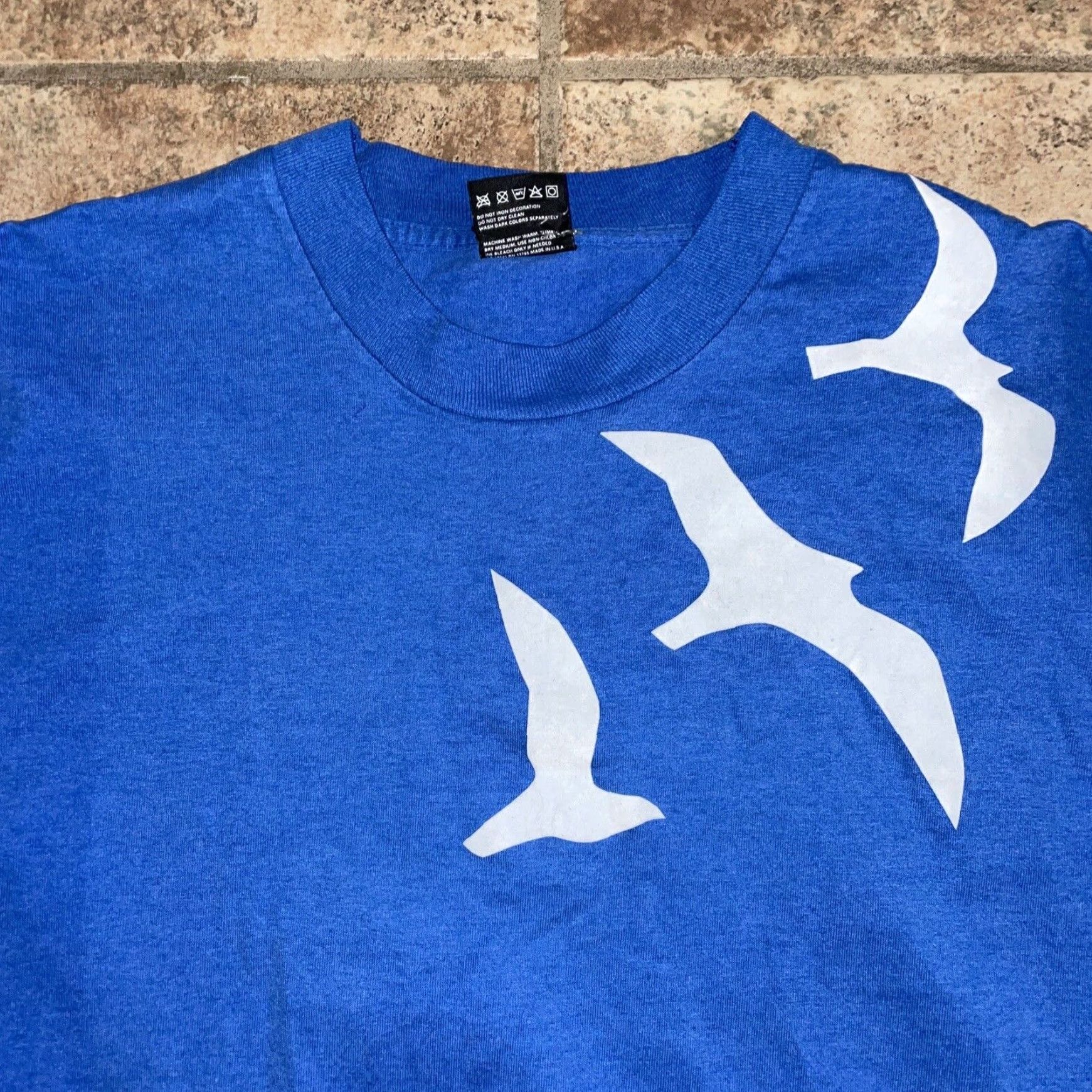 Vintage VINTAGE Best Bird Print Long Sleeve Mens Blue T-Shirt Large USA Size US L / EU 52-54 / 3 - 2 Thumbnail