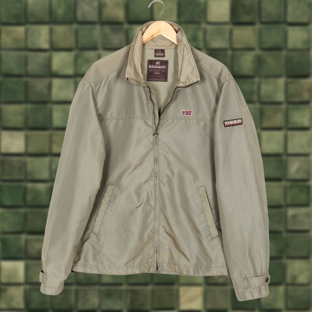 Napapijri NAPAPIJRI Jacket Men XL Khaki Stone Wash Treatment Used Effect Full Zip Canvas Pocket Logo Casual Modern 90s? Size US XL / EU 56 / 4 - 1 Thumbnail