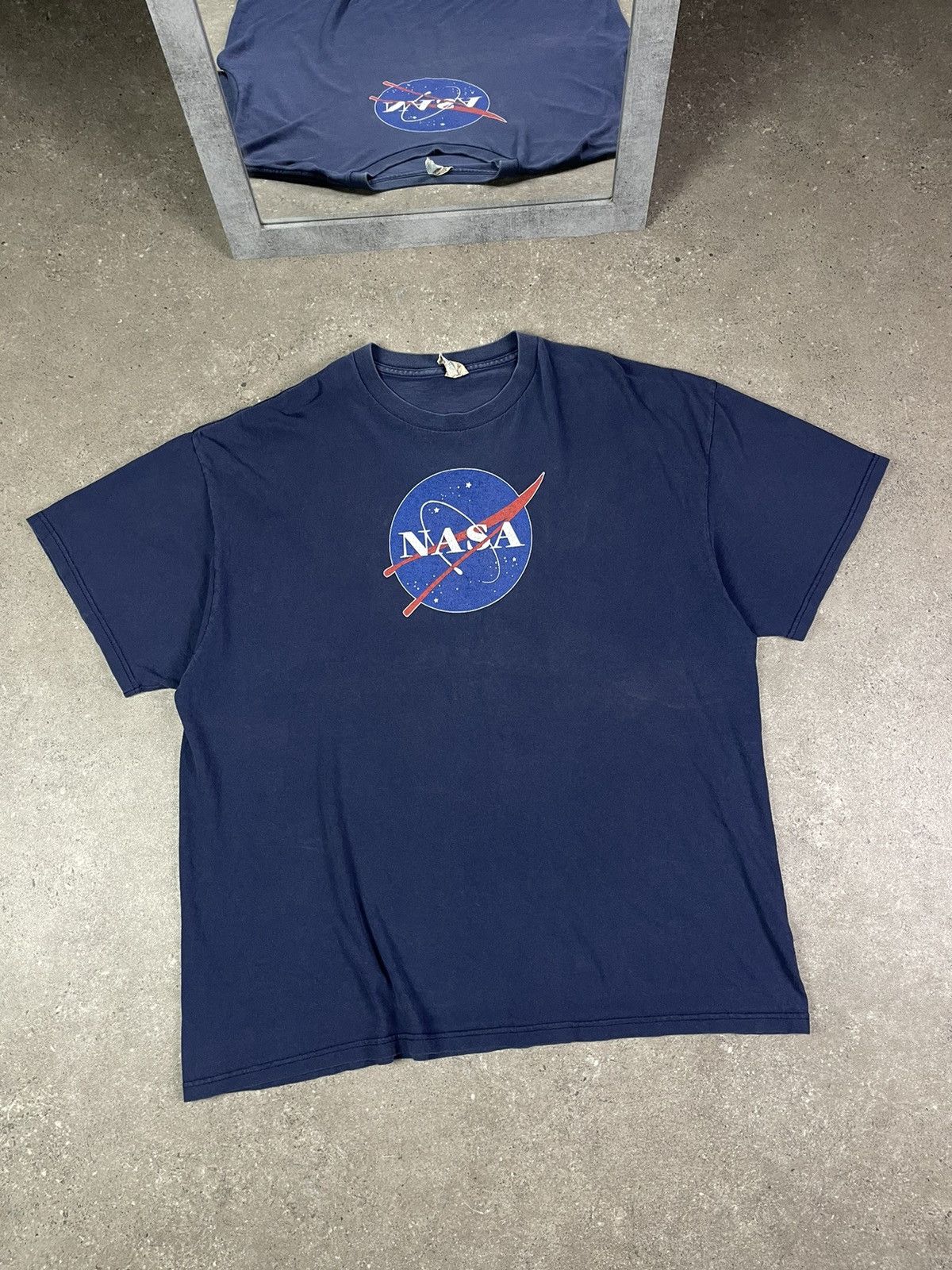Vintage Vintage 2000s NASA BIG LOGO T SHIRT Size US XXL / EU 58 / 5 - 1 Thumbnail