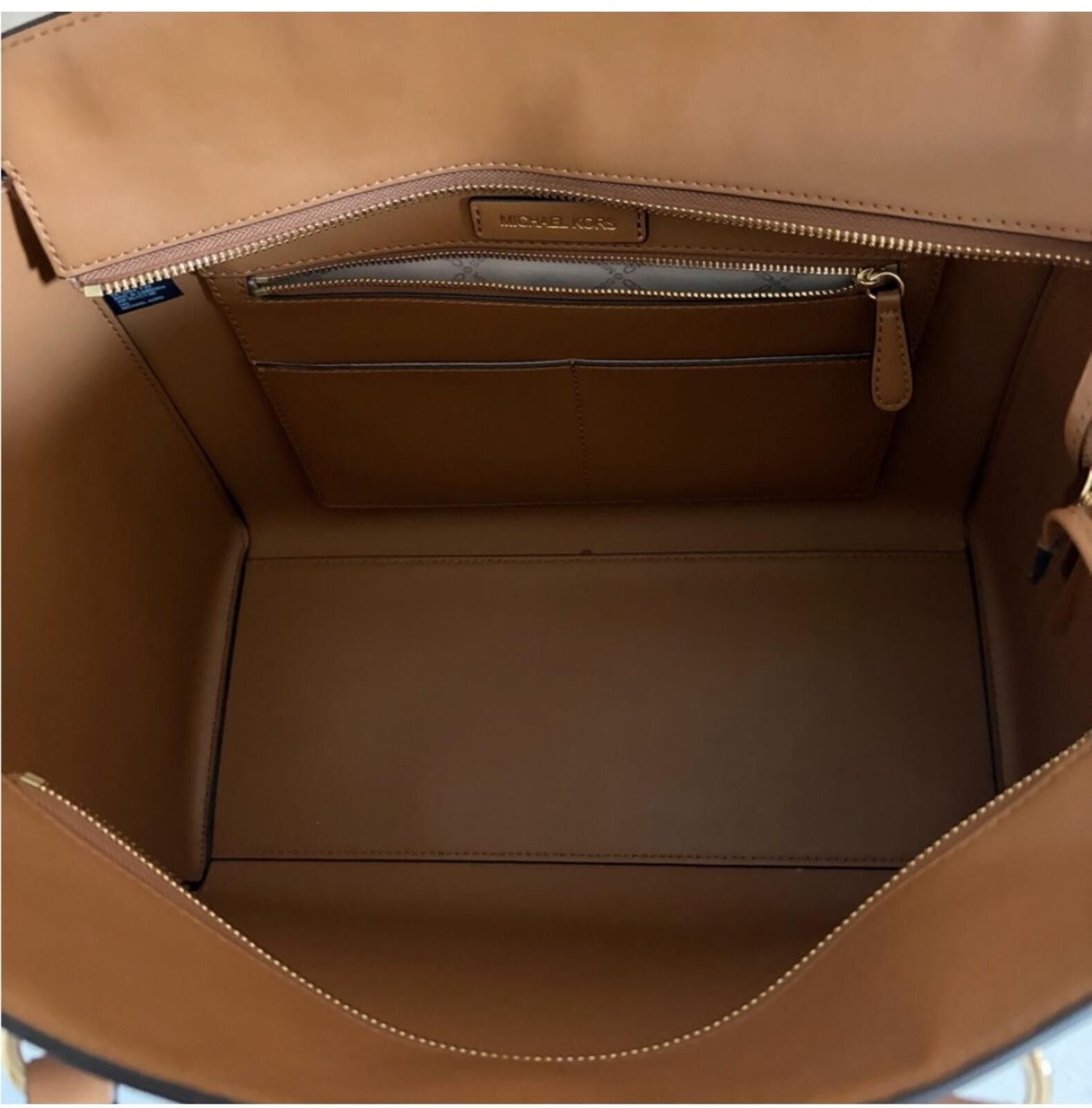 Michael Kors Michael Kors White and Tan Tote Bag Size ONE SIZE - 6 Thumbnail