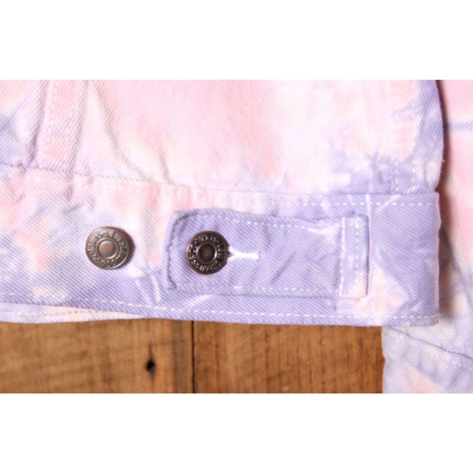 Levi's VINTAGE LEVI'S Ex-Boyfriend Pink & Purple Tie Dye Denim Trucker Jacket Sz. S Size 28" / US 6 / IT 42 - 7 Thumbnail