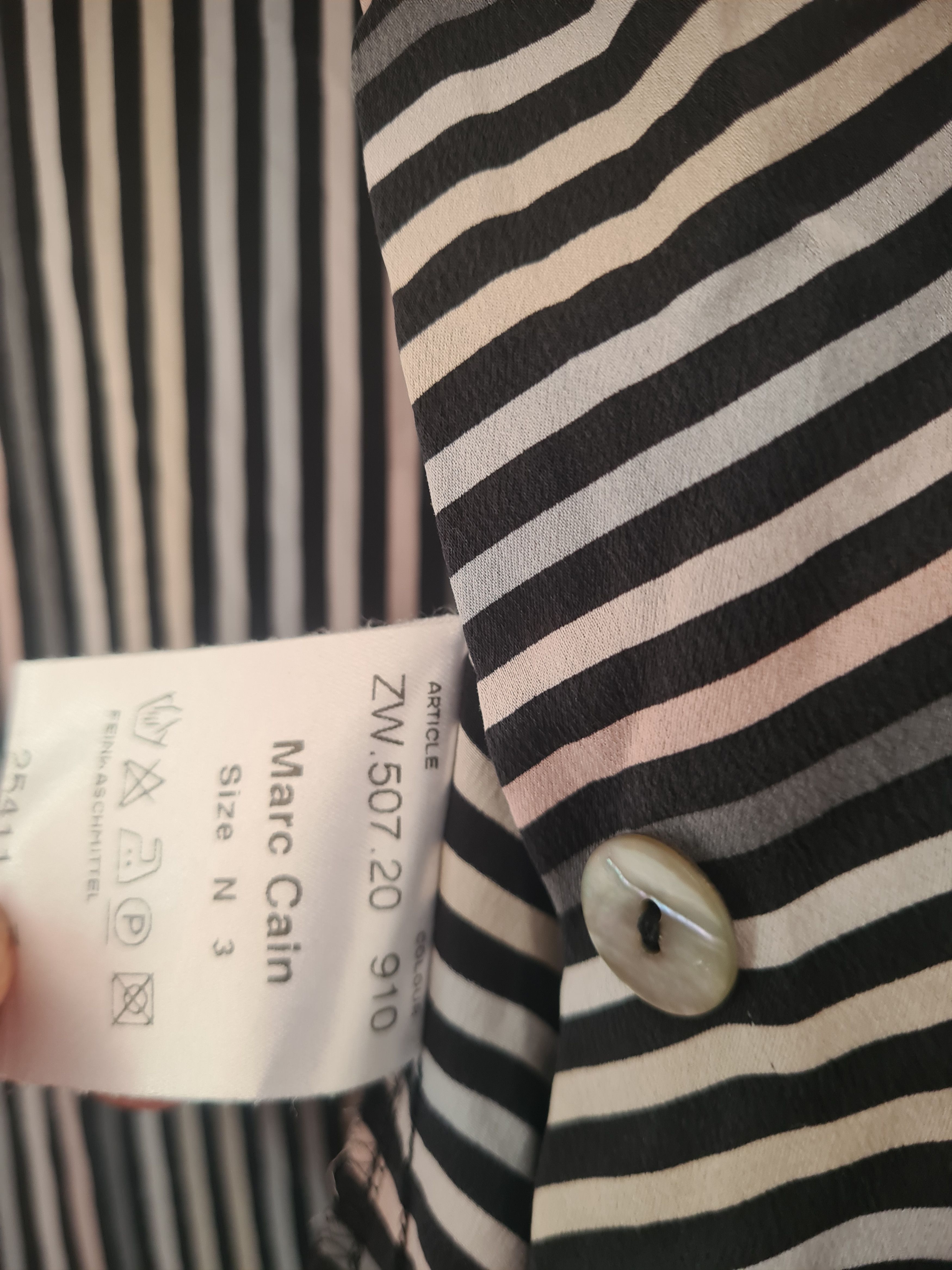 Other Female blouse 100% silk Size S / US 4 / IT 40 - 3 Thumbnail