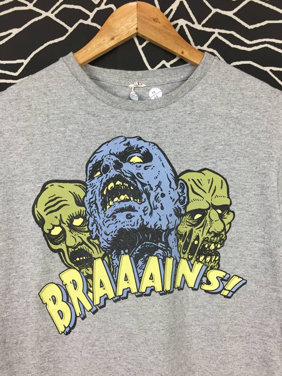 Vintage Vtg Y2K Zombie Brains Walking Dead Style Graphic Tee Size US M / EU 48-50 / 2 - 3 Thumbnail