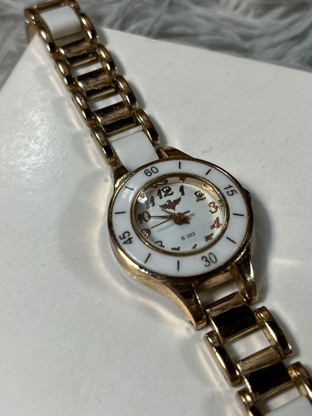 Jewelry Gold & White Ladies’ Bracelet Watch – Japanese Brand Size ONE SIZE - 15 Thumbnail