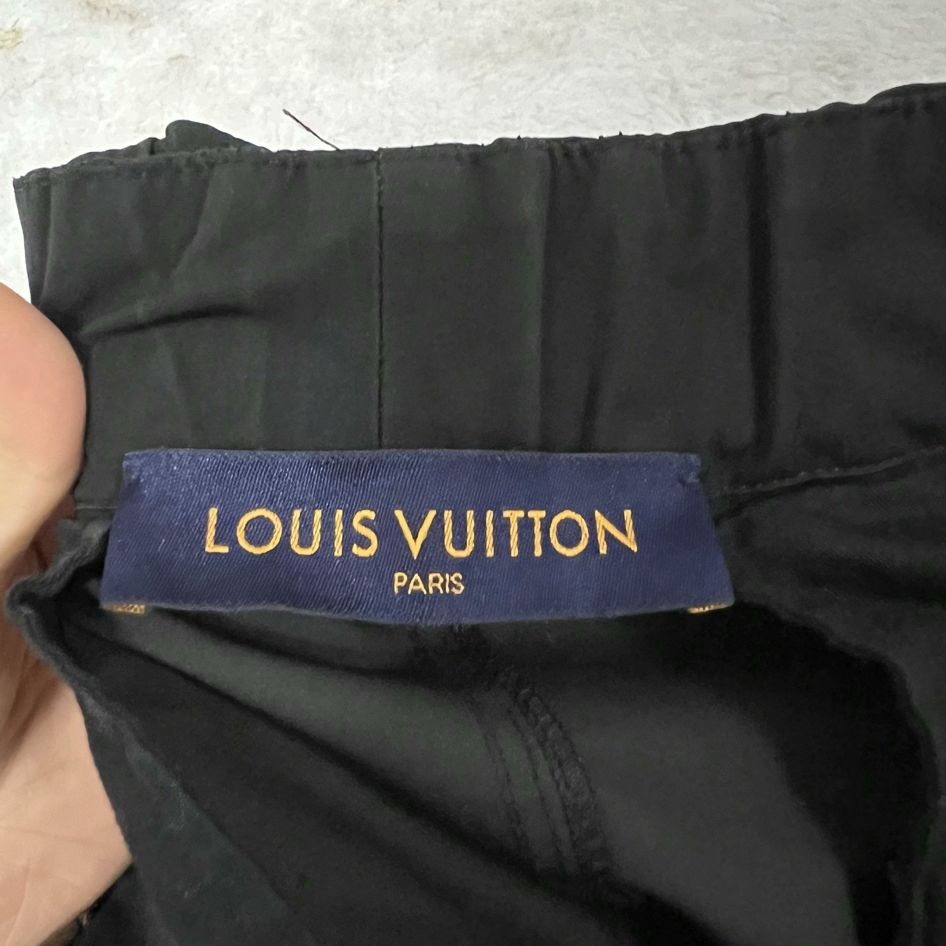 Louis Vuitton Louis Vuitton Black Pocket Strap Cargo Pants Size US 26 / EU 42 - 3 Thumbnail