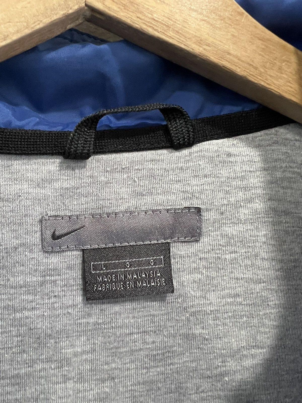 Nike Vintage Nike Windbreaker Jacket swoosh check Size US L / EU 52-54 / 3 - 3 Thumbnail