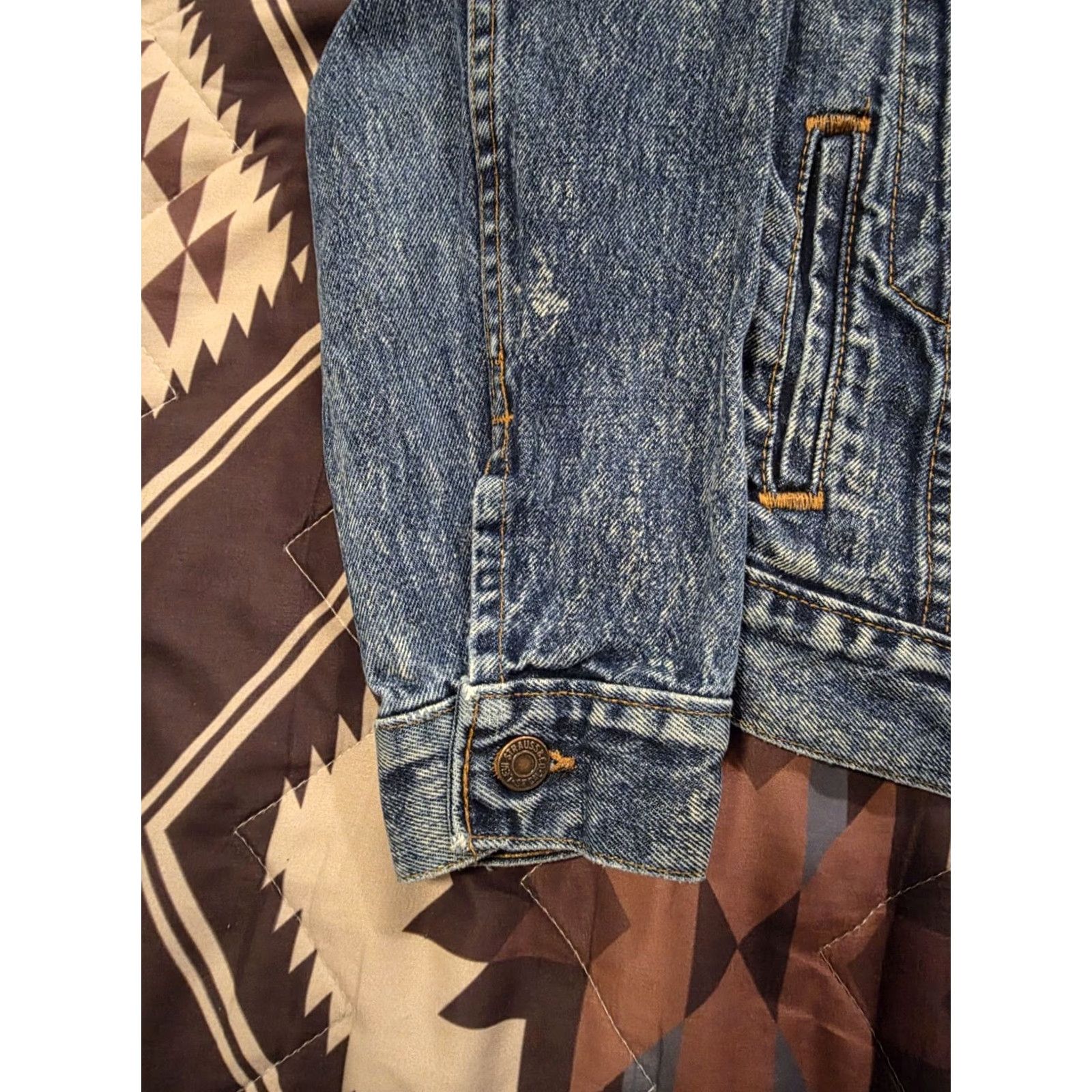Levi's VINTAGE Levi's Trucker Jacket 57514-1109 Denim Short Sleeve Women's Large Blue 80s 90s USA Jeans Logo Button Collared Pocket Regular Size L / US 10 / IT 46 - 7 Thumbnail