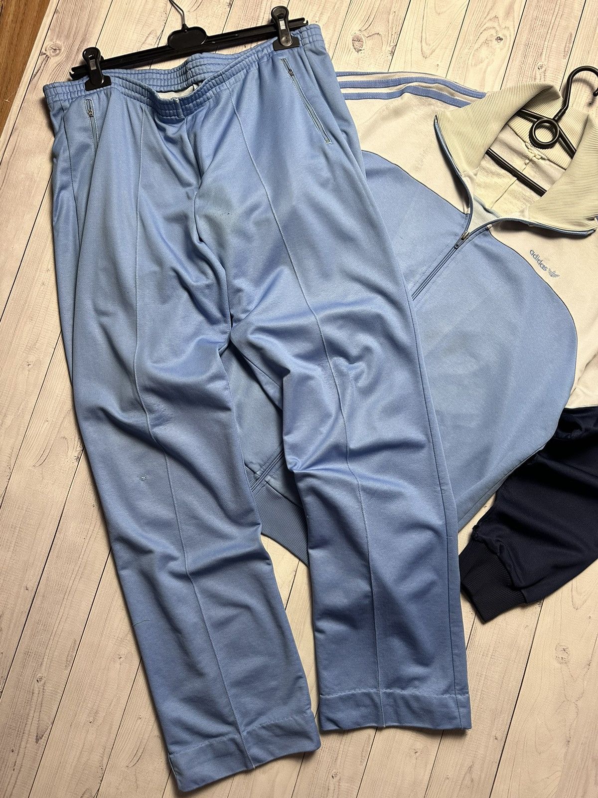 Vintage Vintage adidas originals track suit size XL logo retro Size US XL / EU 56 / 4 - 2 Thumbnail