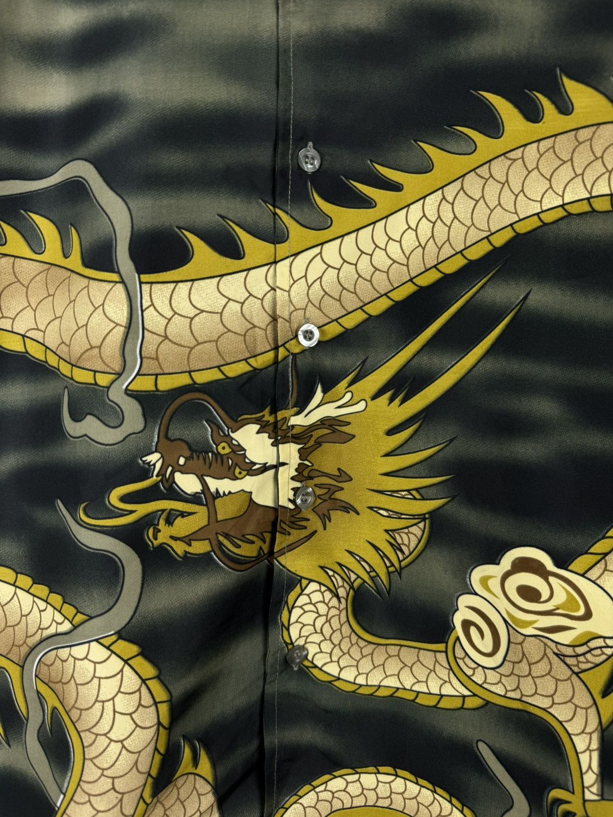 Japanese Brand Vintage Dragon Overprinted S/S Crazy Button Up Shirt Size US S / EU 44-46 / 1 - 9 Thumbnail
