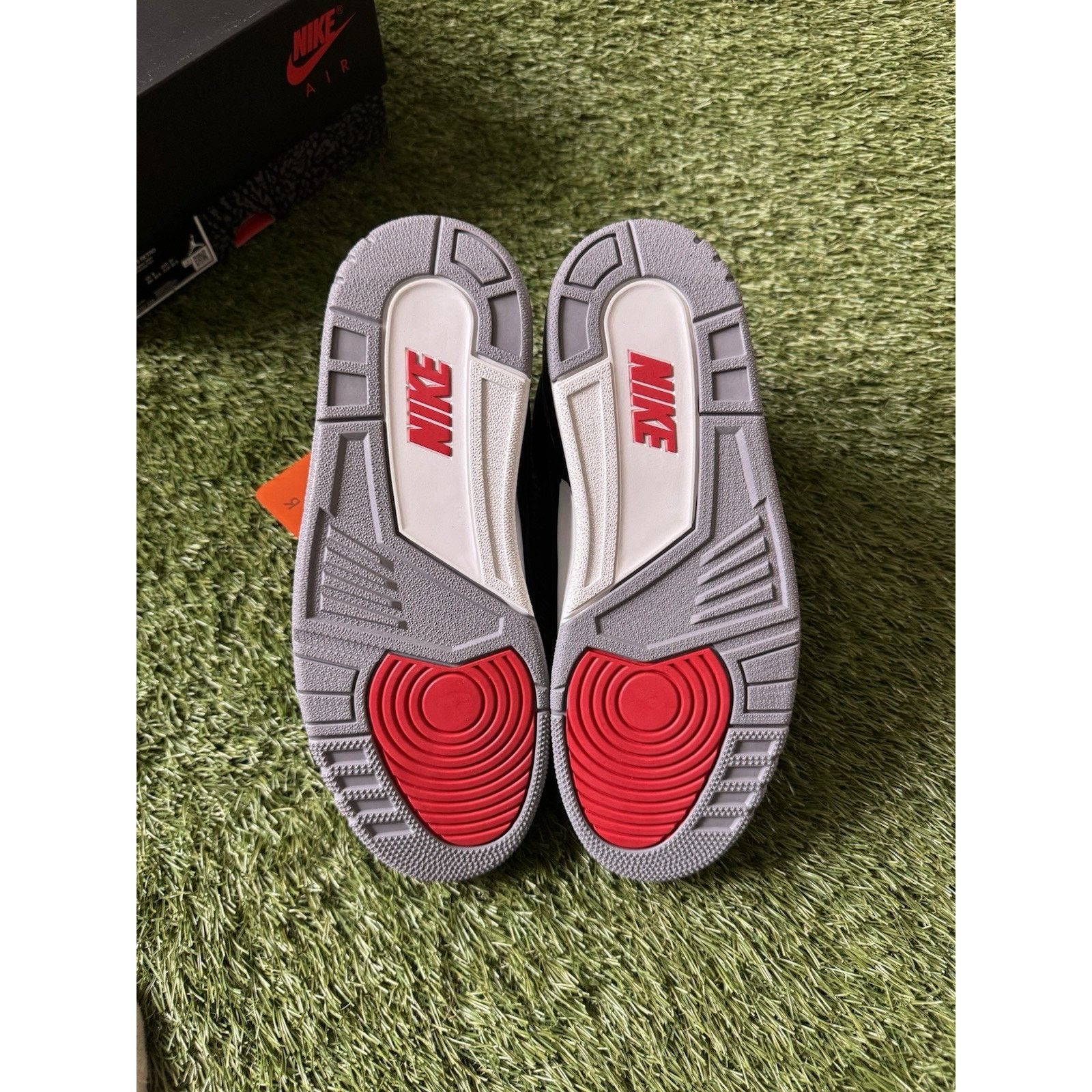 Jordan Brand Air Jordan 3 Retro OG 2024 Black Cement Size 9 Men’s Size US 9 / EU 42 - 5 Thumbnail