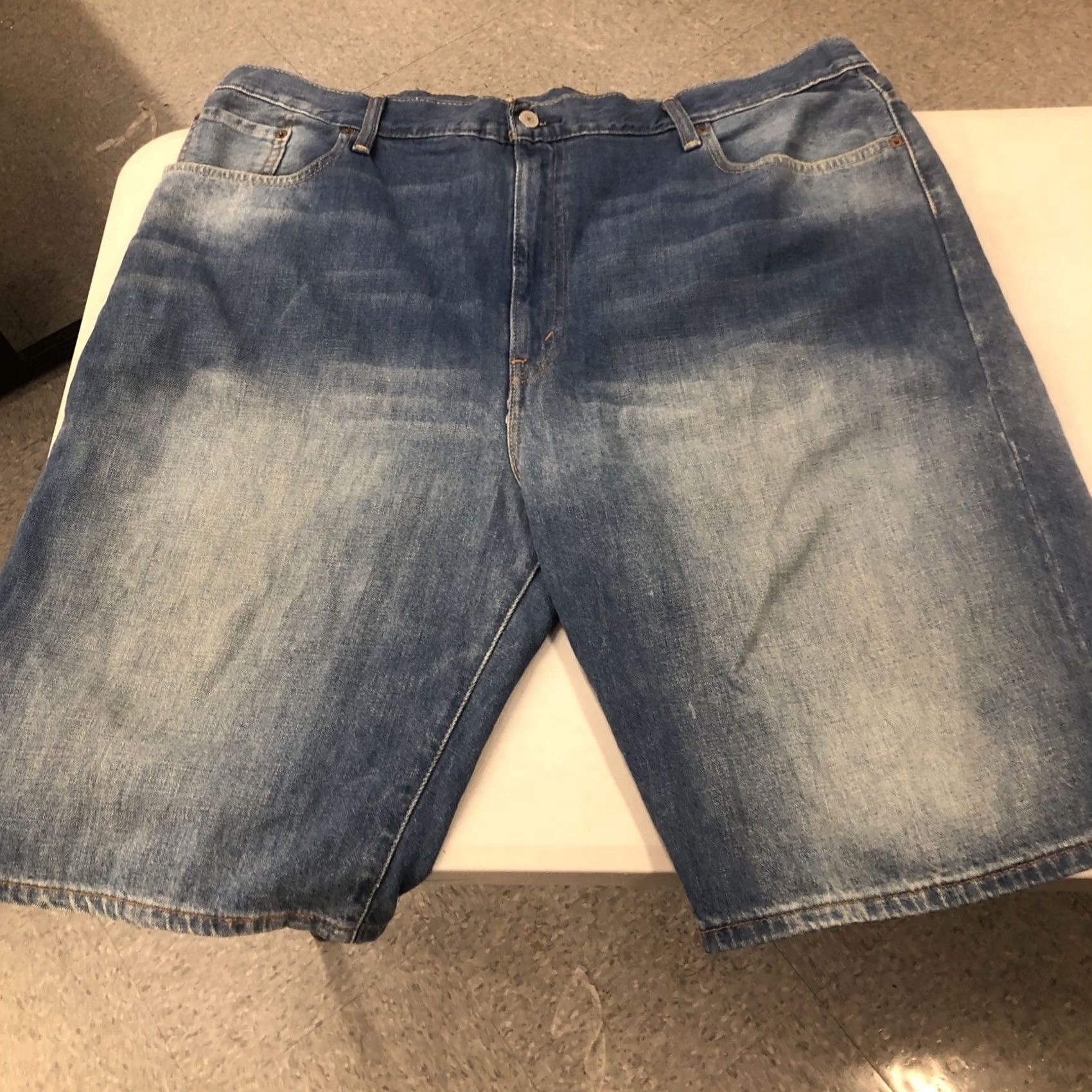 Levi's Levi's 569 Shorts Men Regular 44x12 Denim Bermuda 15” Rise 5-Pocket Solid Blue Hip Hop Ameri Size US 44 / EU 60 - 7 Thumbnail