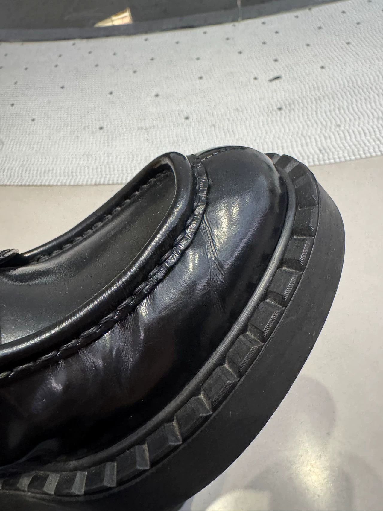 Prada Prada black loafers 36 EU pre-owned Size US 5 / IT 35 - 9 Thumbnail