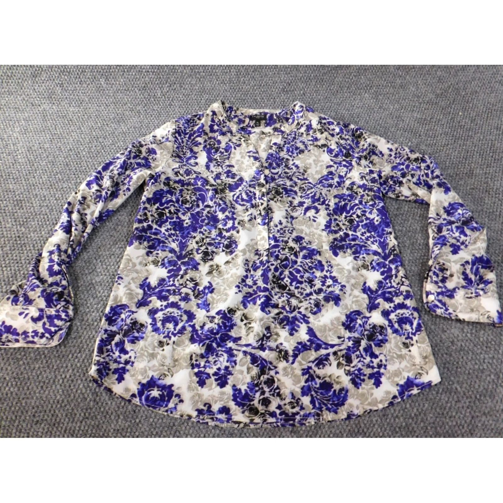 Talbots Talbots Blouse Shirt Petite Medium Purple Floral V-Neck Pullover Women casual Size M / US 6-8 / IT 42-44 - 2 Thumbnail