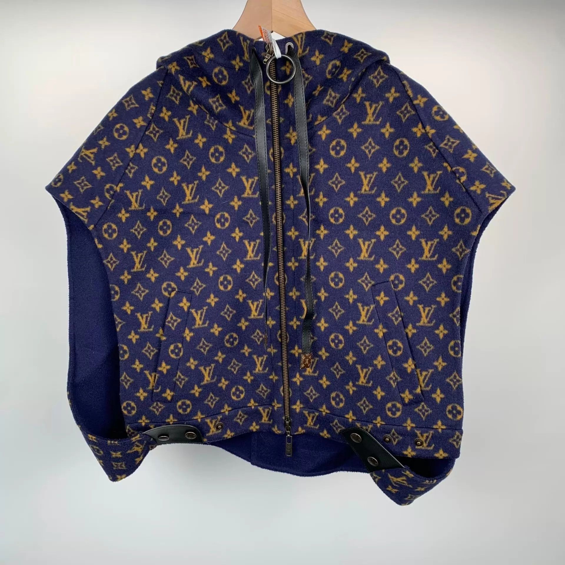 Louis Vuitton LV Monogram Full Logo Vest Size XS / US 0-2 / IT 36-38 - 1 Thumbnail