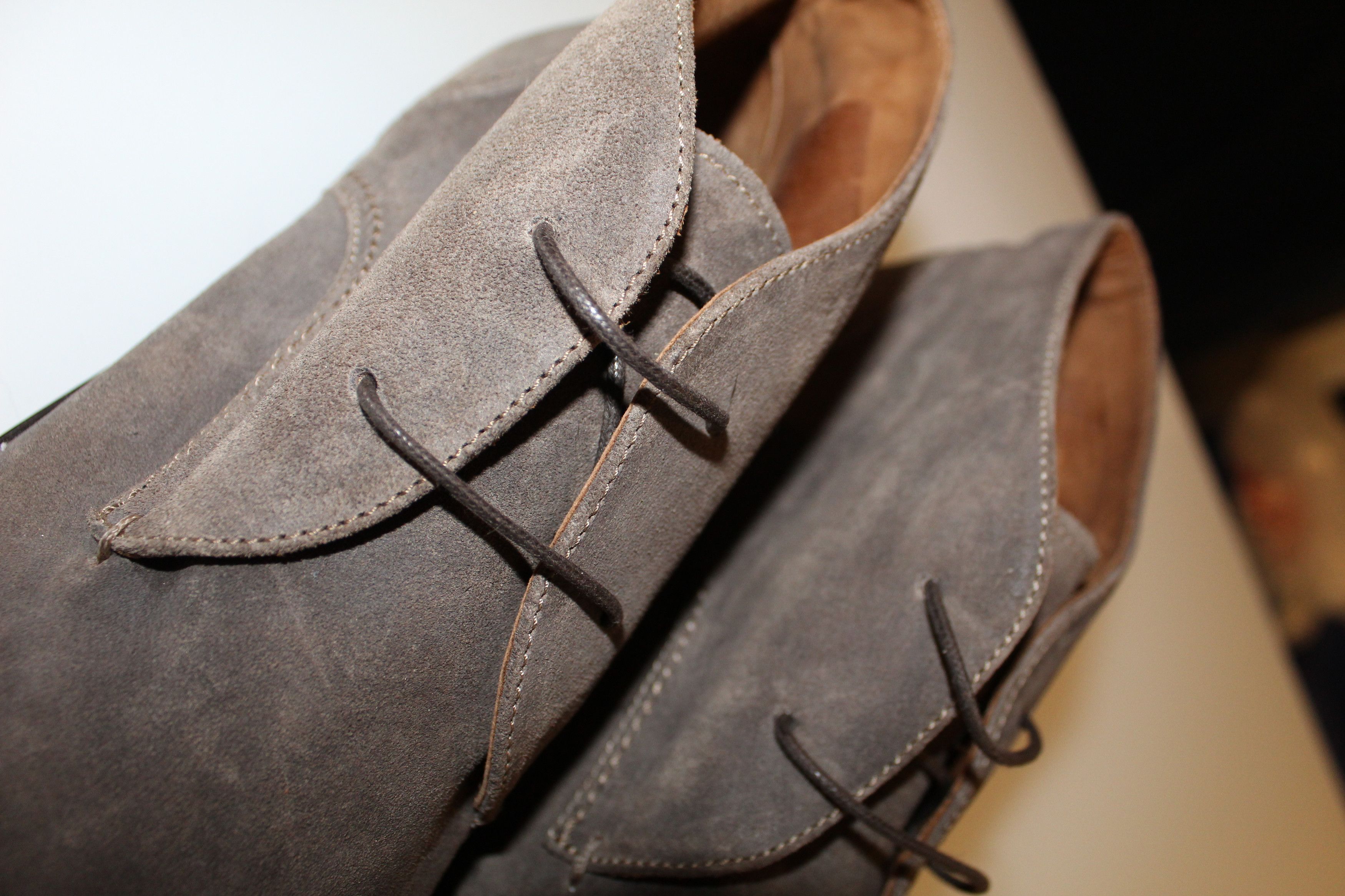 John Varvatos Varvatos Handmade in Italy – Men’s Chukka Boot (Mink Suede) Size US 11 / EU 44 - 3 Thumbnail