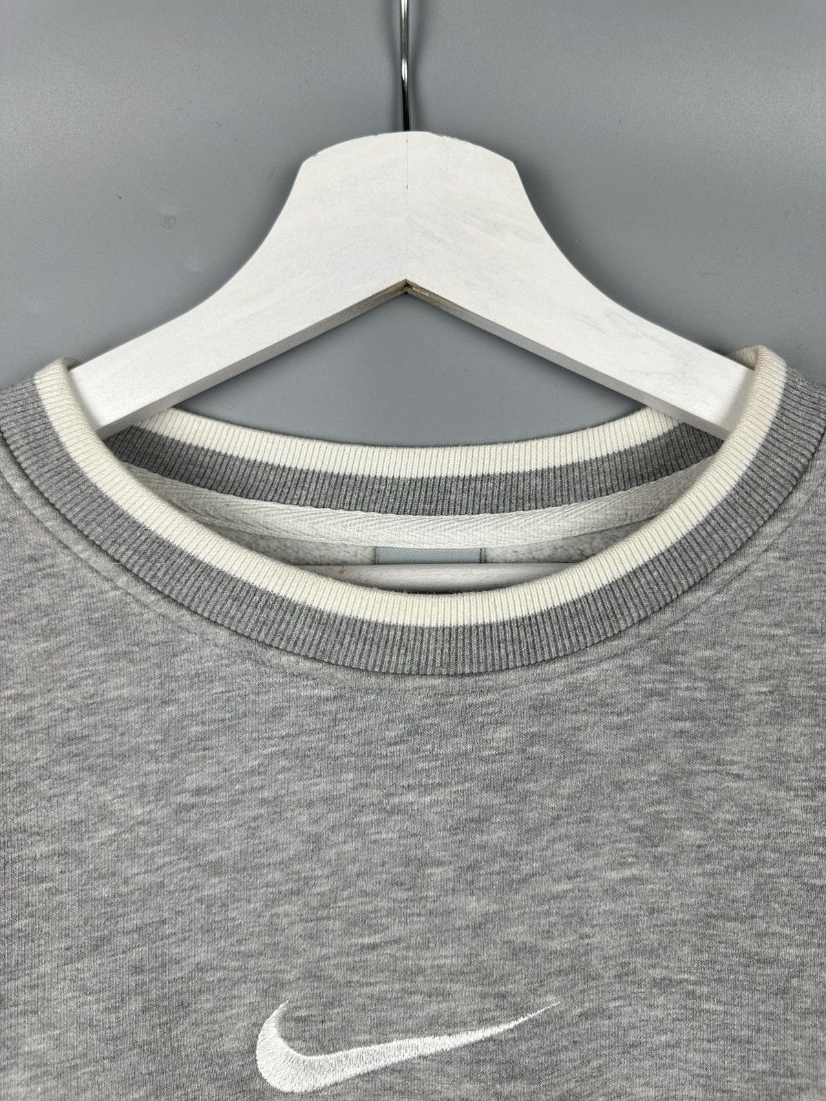 Nike Nike Big Center Swoosh Logo Sweatshirt Crewneck Y2K Vintage Size US L / EU 52-54 / 3 - 5 Thumbnail