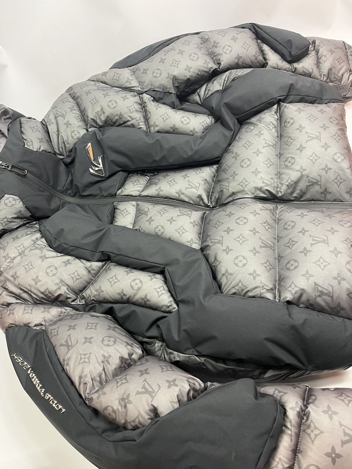 Louis Vuitton 2054 Heat & water sensitive technical puffer ski jacket Size US XXL / EU 58 / 5 - 9 Thumbnail