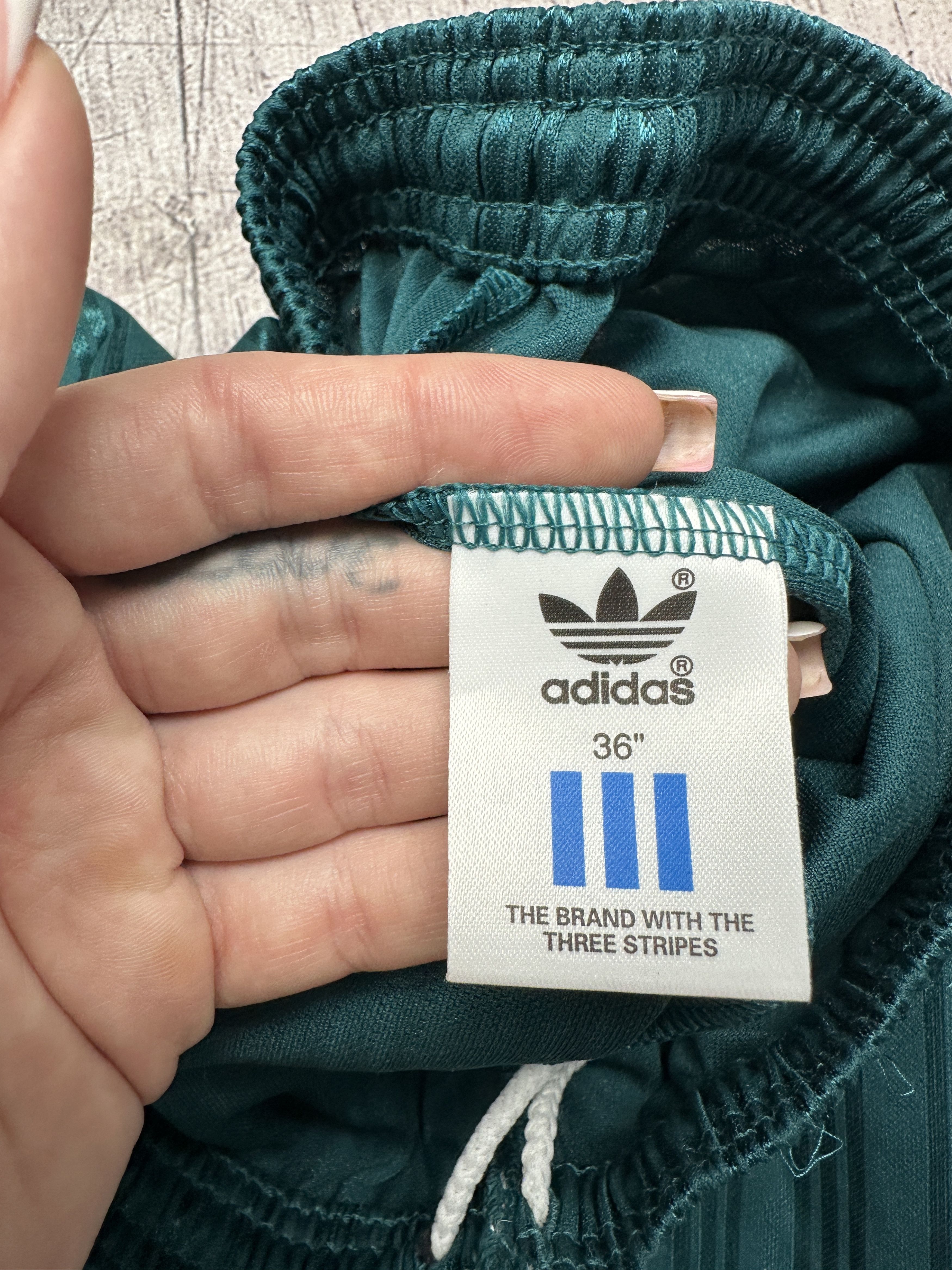 Adidas Adidas 90s Vintage Mens Shorts Size US 36 / EU 52 - 5 Thumbnail