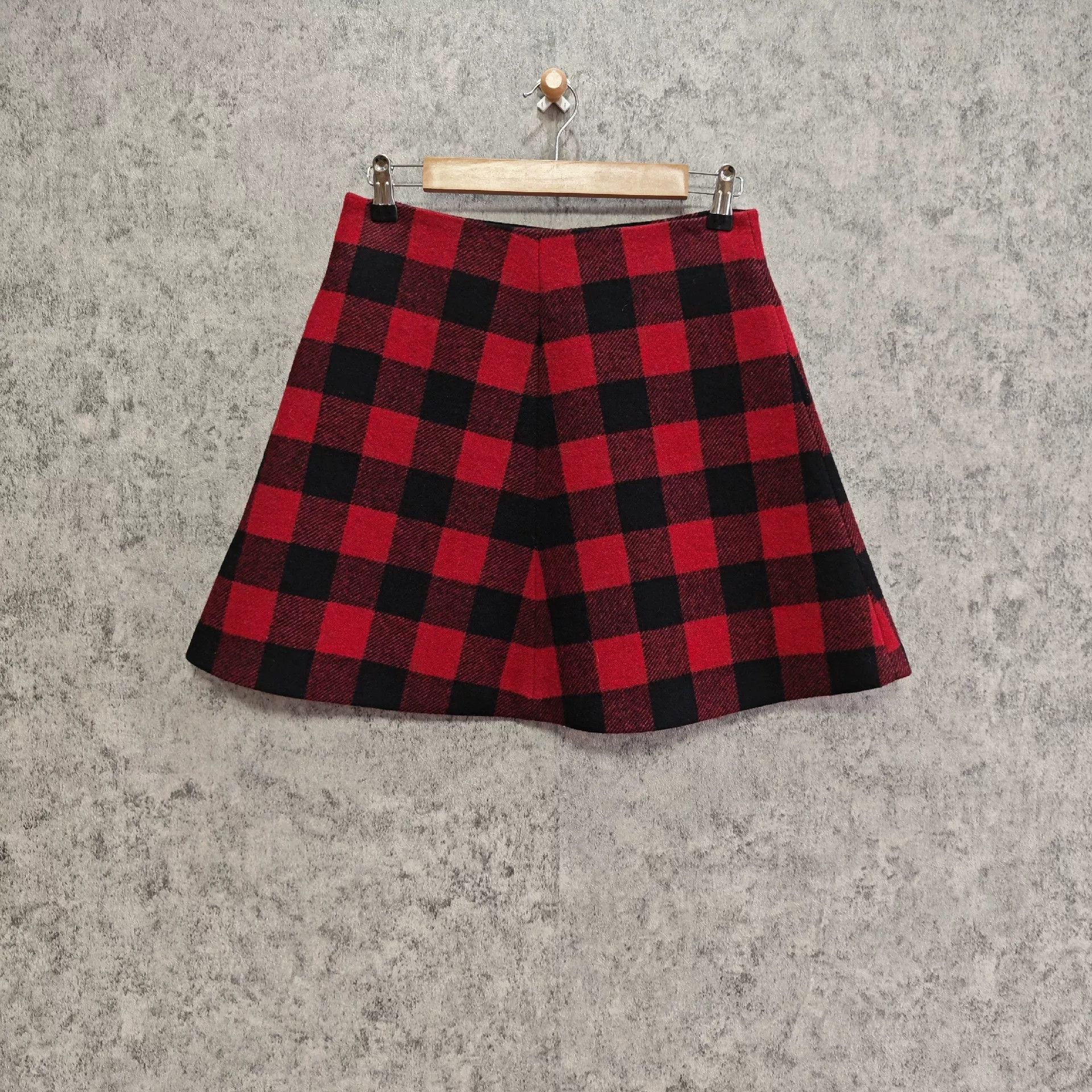 Valentino Valentino Wool Plaid Black Skirt 28 Women Size 28" / US 6 / IT 42 - 1 Thumbnail