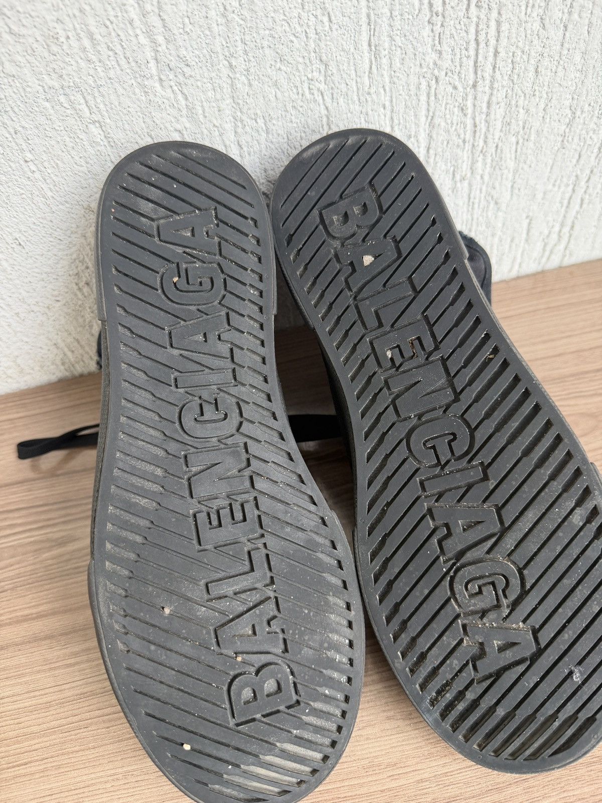 Balenciaga Distress paris sneaker Size US 7 / IT 37 - 16 Thumbnail