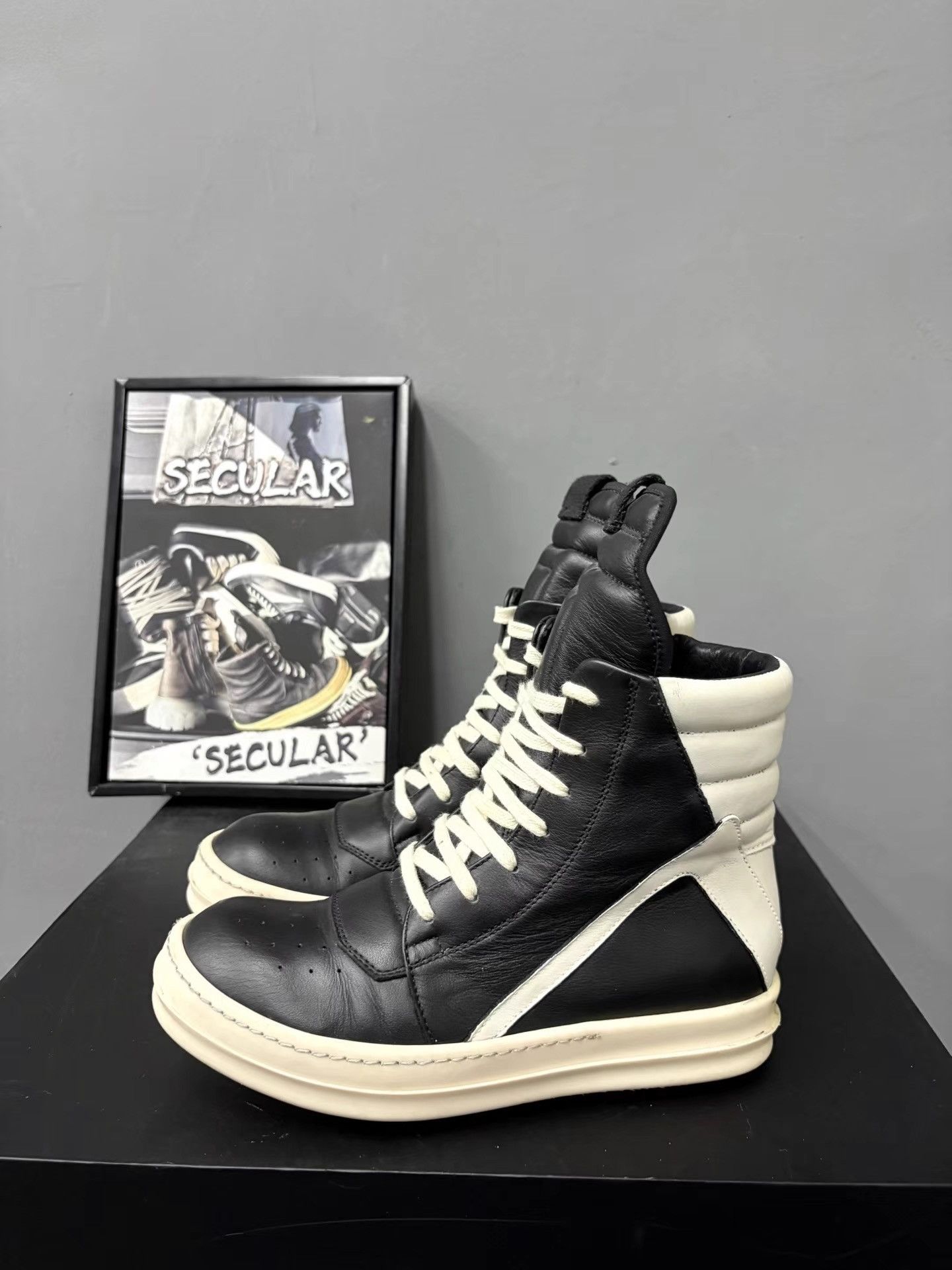 Rick Owens Rick Owens Black White Inverted Triangle Sneakers K34 Size US 6 / IT 36 - 2 Thumbnail