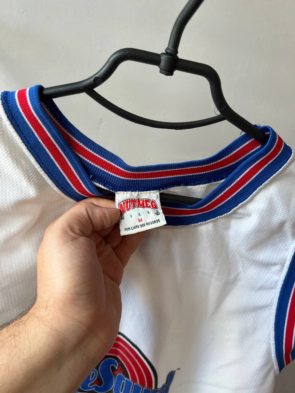 Warner Bros 1996 TUNE SQUAD #1 BUGS BUNNY NUTMEG MILL SPACE JAM JERSEY M Size US M / EU 48-50 / 2 - 5 Thumbnail