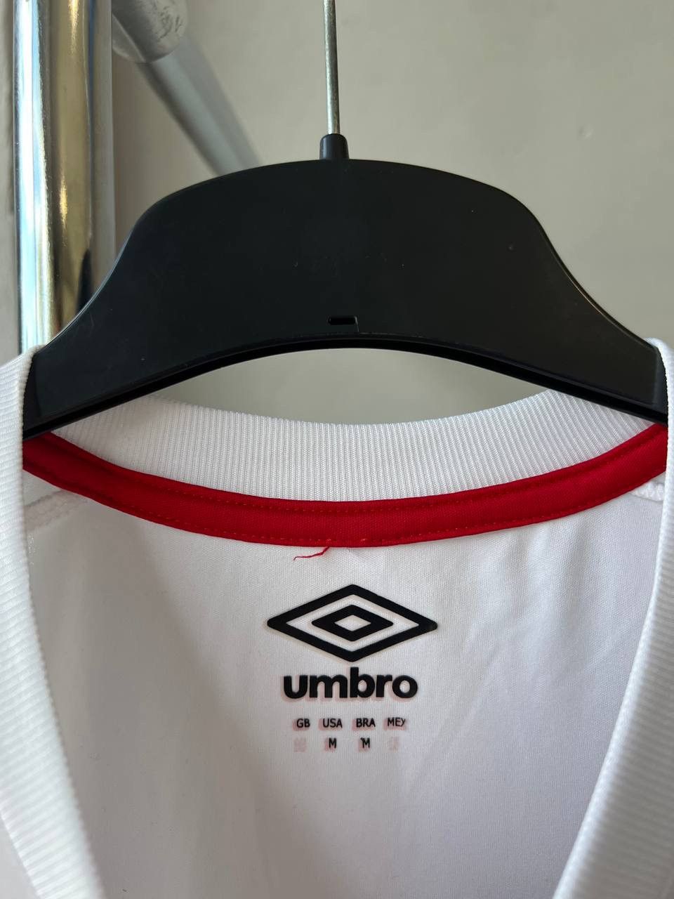 Umbro 2018 PERU NATIONAL TEAM HOME SOCCER JERSEY FOOTBALL SHIRT M Size US M / EU 48-50 / 2 - 5 Thumbnail