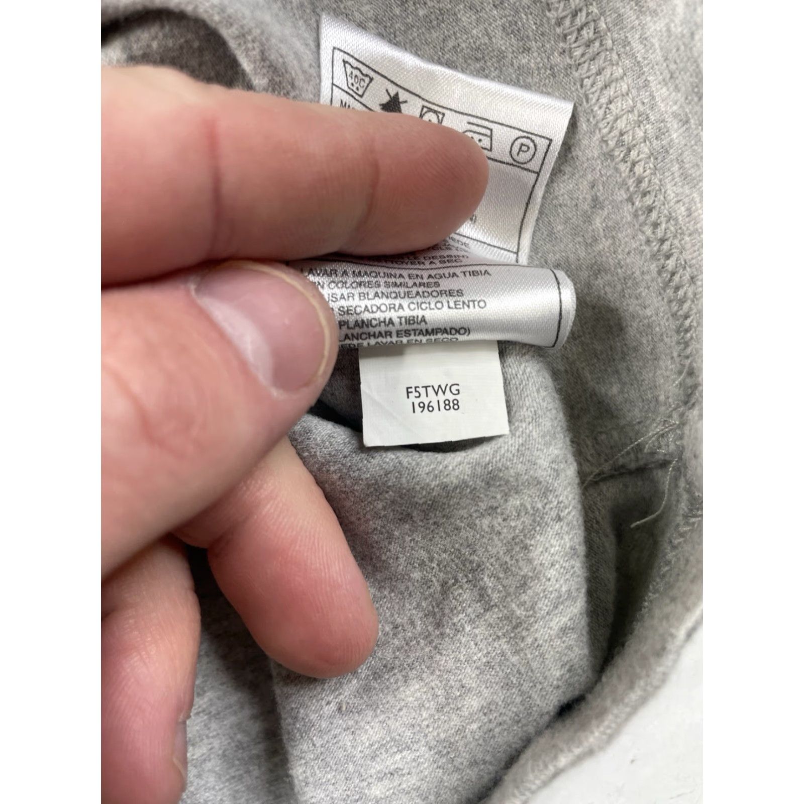 Nike VINTAGE Nike Mock Neck T-Shirt Mens Small S Gray Heather Long Sleeve Logo 2000s Sports Nike Shirts Mens Size US S / EU 44-46 / 1 - 8 Thumbnail