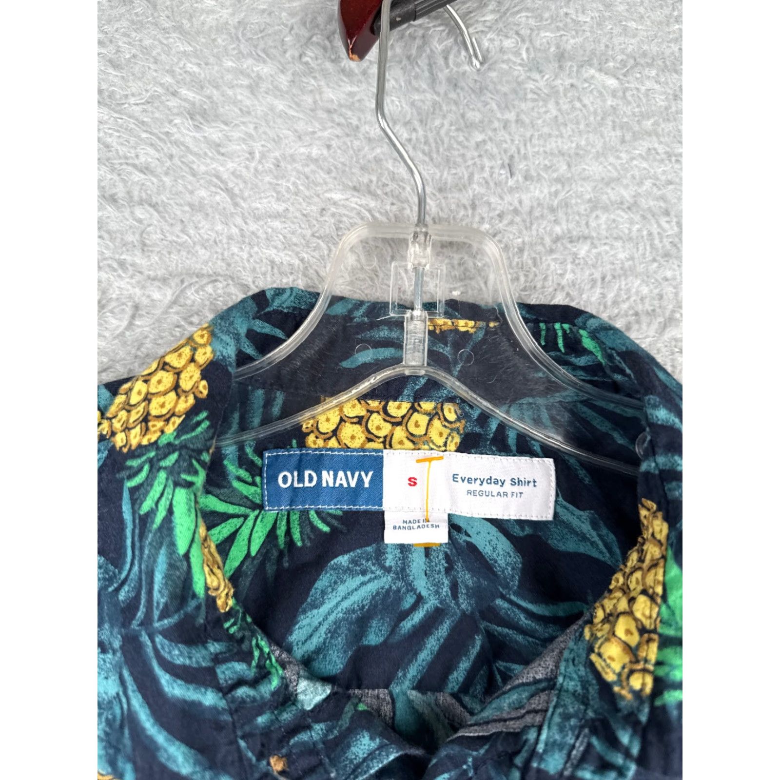 Old Navy VINTAGE Old Navy Shirt Men Small Blue Pineapple AOP Everyday Hawaiian 100% Cotton Size US S / EU 44-46 / 1 - 7 Thumbnail