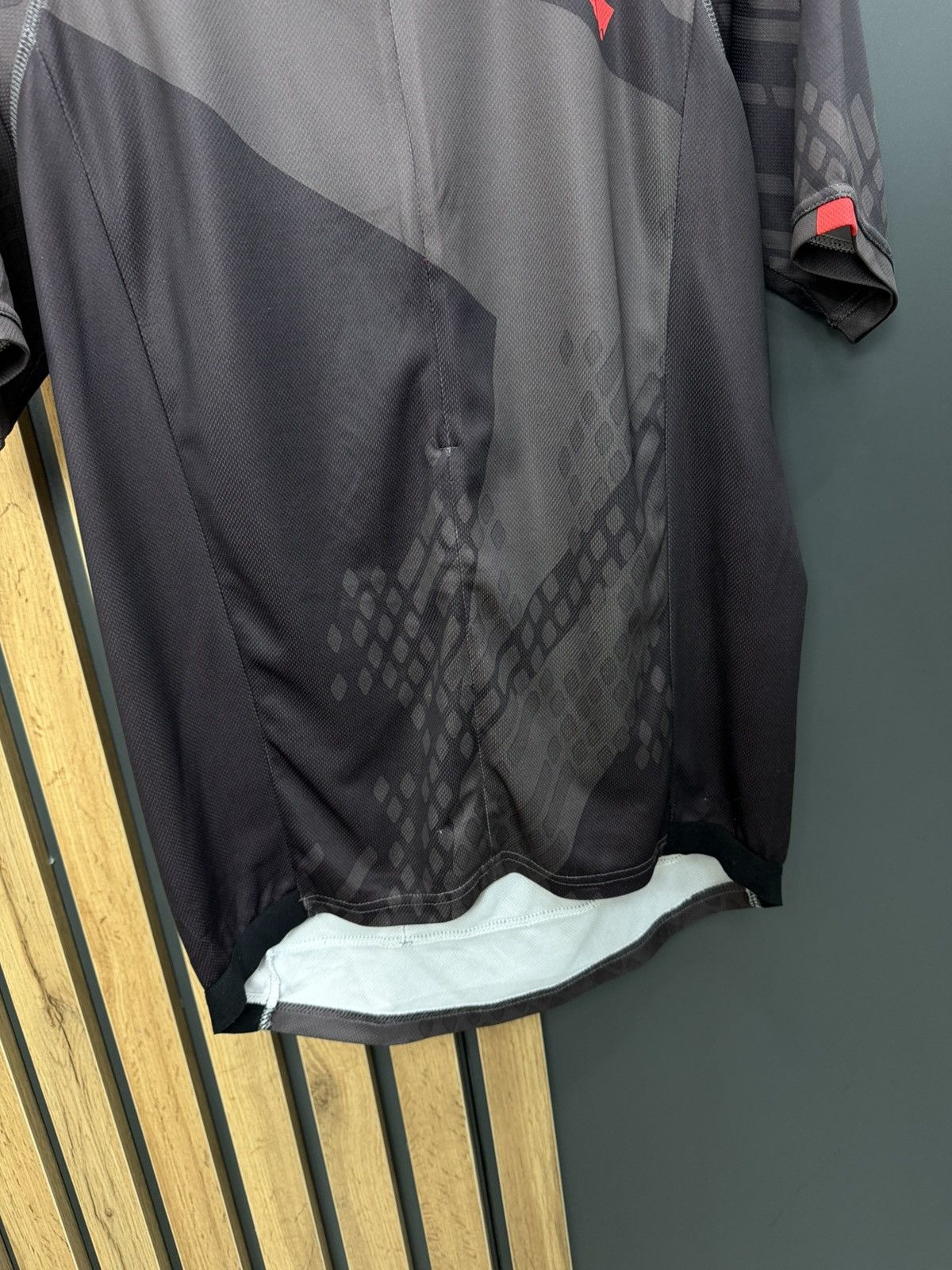 Other Endura Humvee Ray II Cycling Jersey Black Red Size M Size US M / EU 48-50 / 2 - 4 Thumbnail