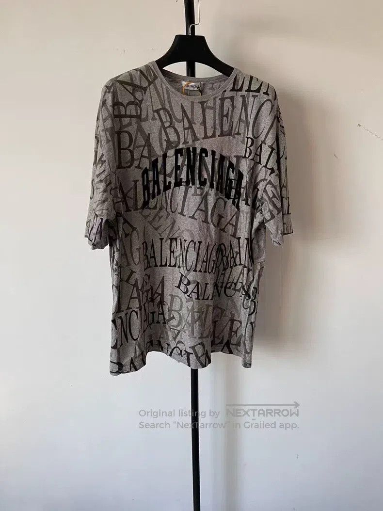 Balenciaga Balenciaga Grey Full Print Logo Short Sleeve Size US XS / EU 42 / 0 - 1 Thumbnail