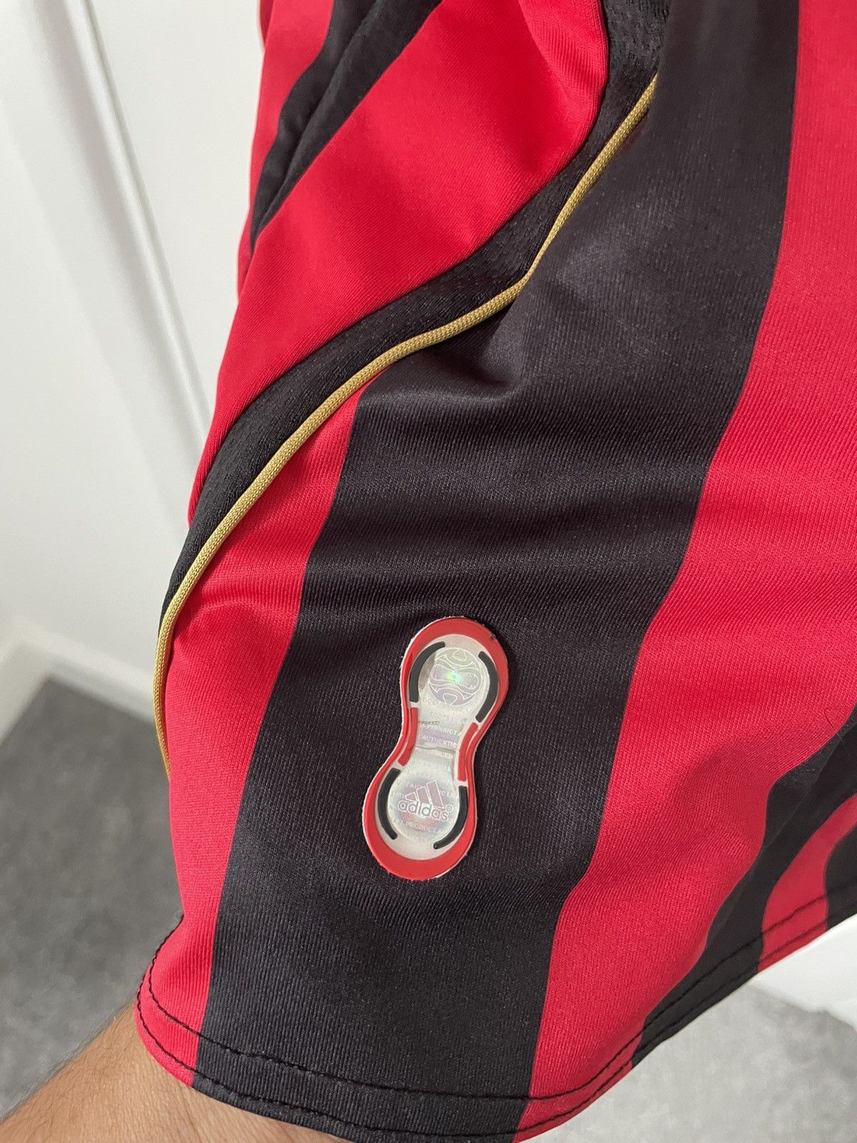 Adidas AC millan 2006 home jersey ( kaka on the back ) Size US M / EU 48-50 / 2 - 6 Thumbnail