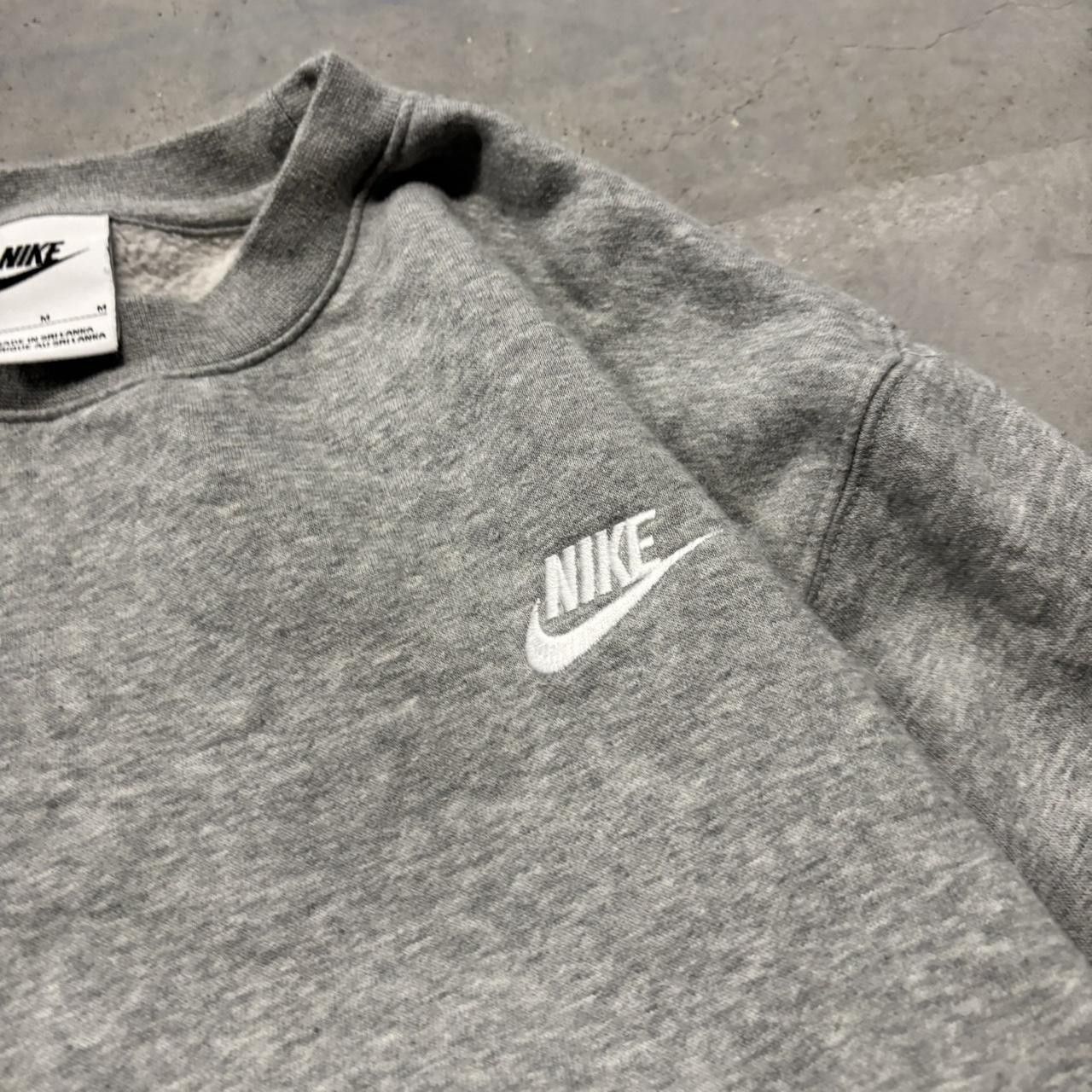 Nike × Vintage Crazy Vintage Y2K/2000s Light Grey Nike Streetwear Essential Crewneck! Size US M / EU 48-50 / 2 - 5 Thumbnail