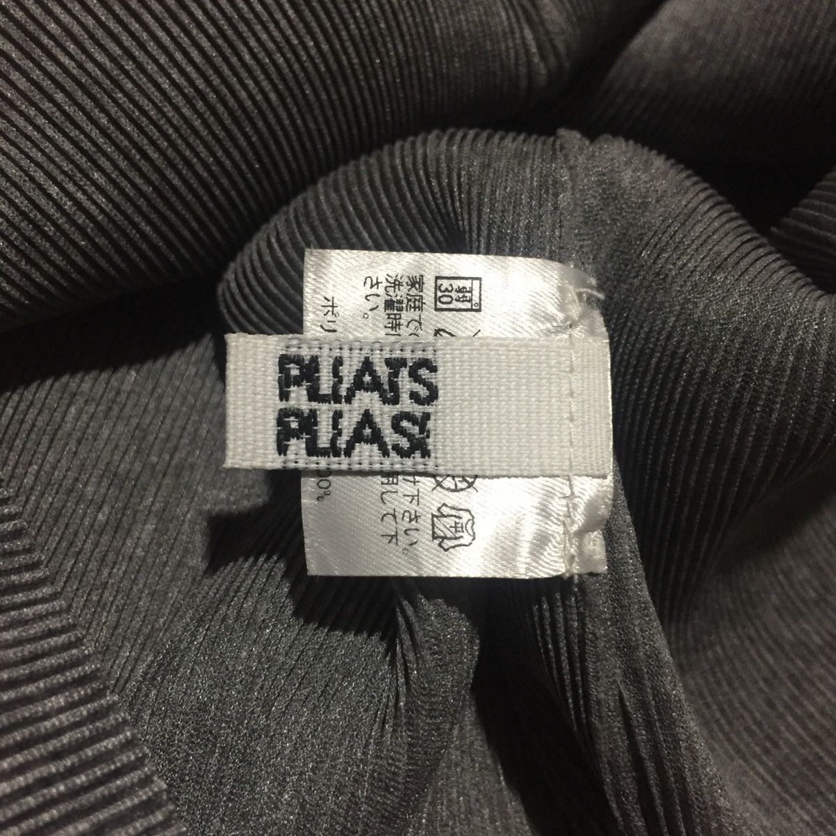 Pleats Please Issey Miyake PLEATS PLEASE ISSEY MIYAKE Short Sleeve Size S / US 4 / IT 40 - 3 Thumbnail