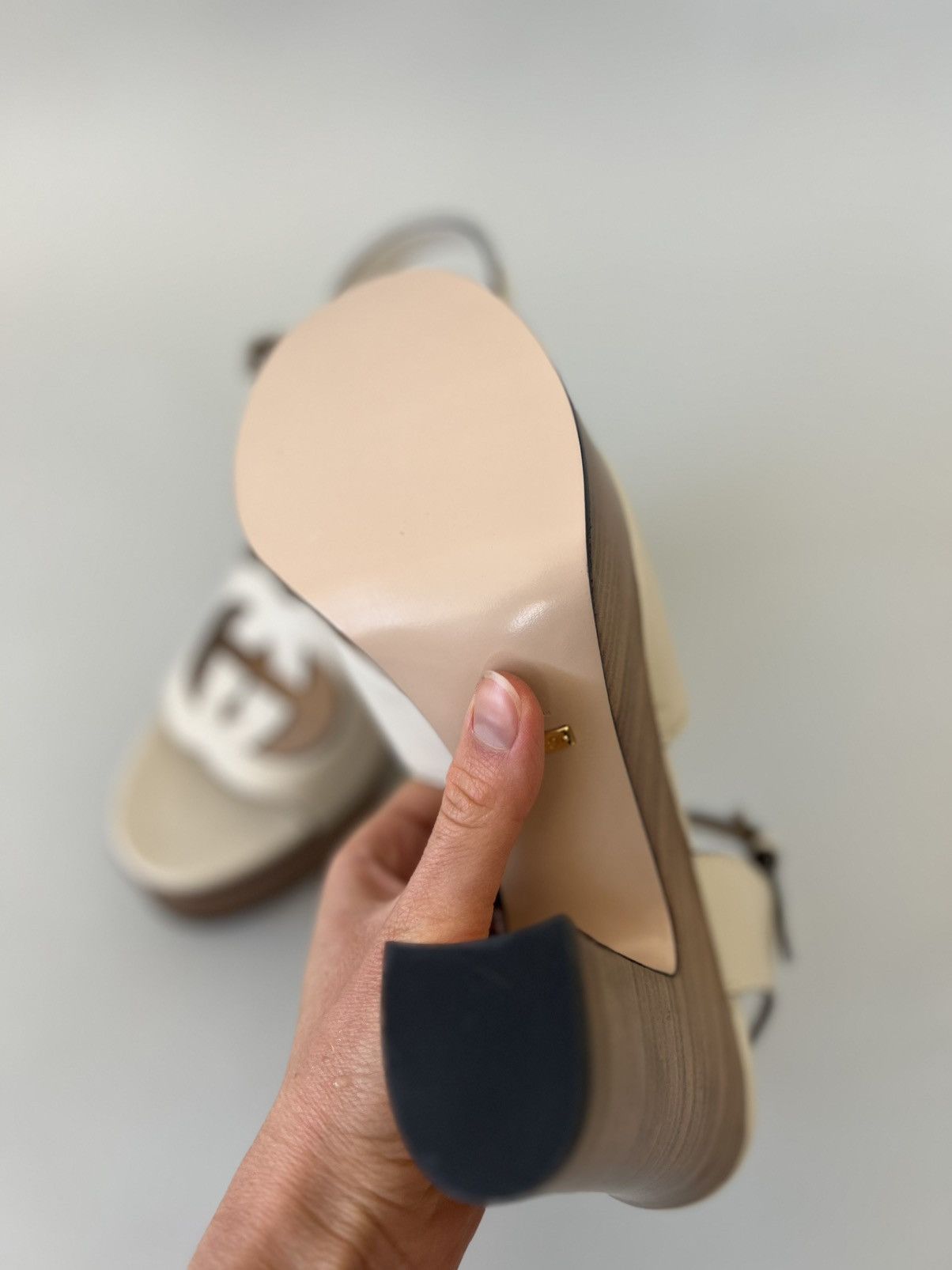 Gucci Interlocking G leather sandals in white Size US 11 / IT 41 - 5 Thumbnail