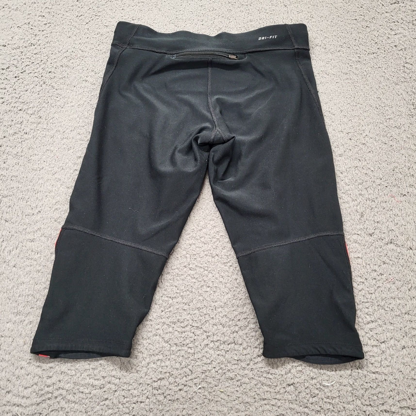 Nike Nike Capri Leggings Women's Small Dri-Fit Black Red Drawstring Zip Pocket Activewear Nike Dri-FIT Capris Womens Size 28" / US 6 / IT 42 - 3 Thumbnail